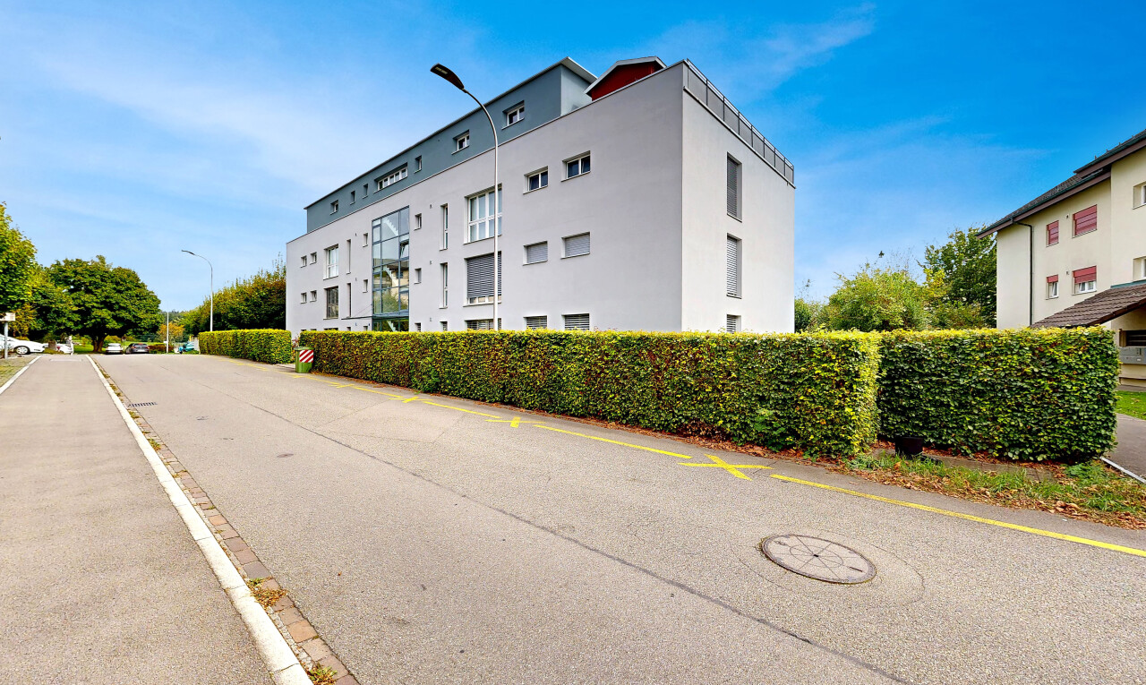 Grosszügige 5.5-Zimmer-Attikawohnung mit Liftzugang und Weitblick - 0