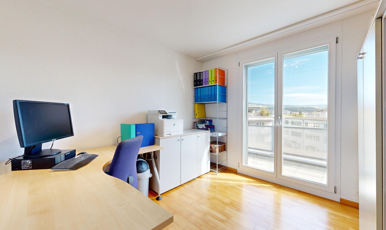 Grosszügige 5.5-Zimmer-Attikawohnung mit Liftzugang und Weitblick - 8