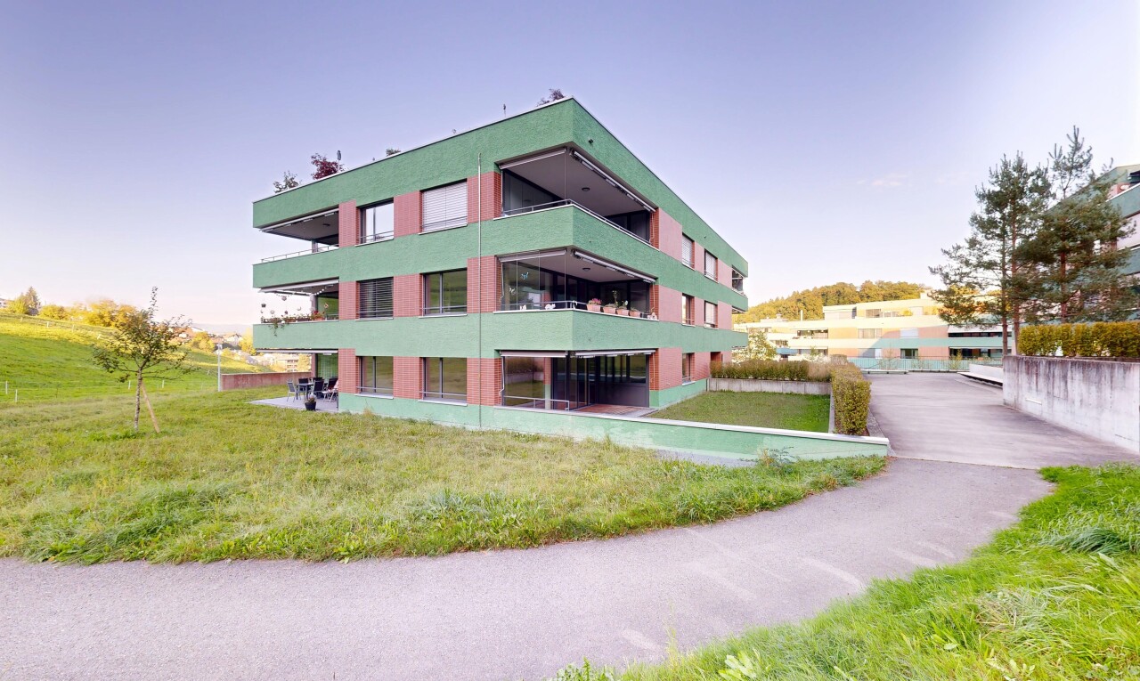 Exklusive 3.5-Zimmer-Gartenwohnung mit grossem Aussenbereich - 0