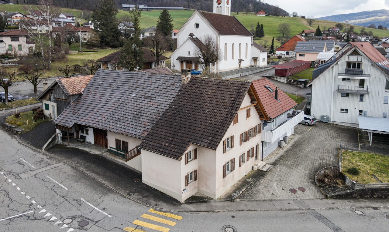 Bauernhaus mit angrenzendem Einfamilienhaus und viel Bauland inkl. - 2