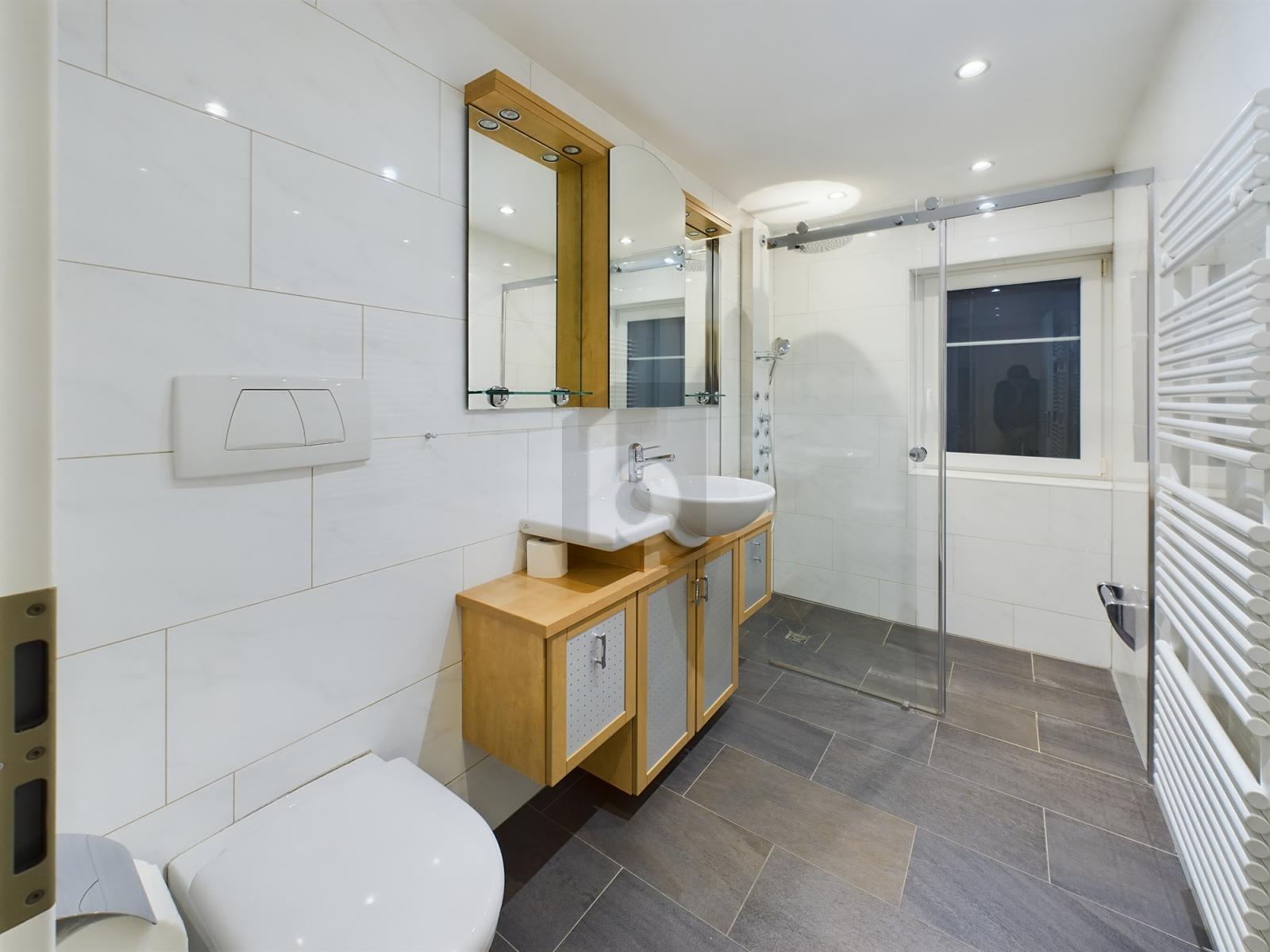 CHARMANT, MIT EIGENER KLIMAANLAGE - 3