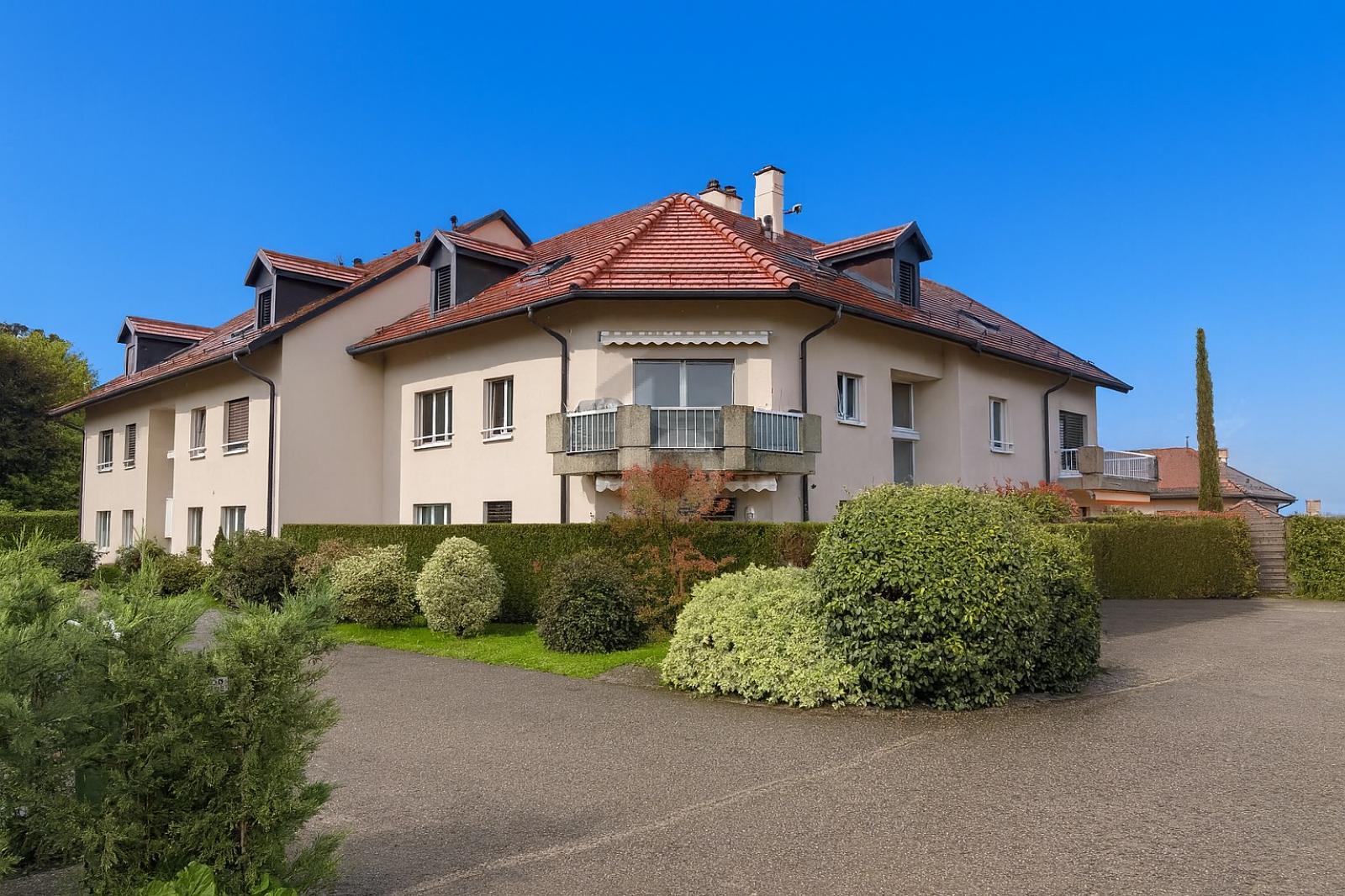 DUPLEX LUMINEUX AVEC BALCON À DEUX PAS DU LAC - 0
