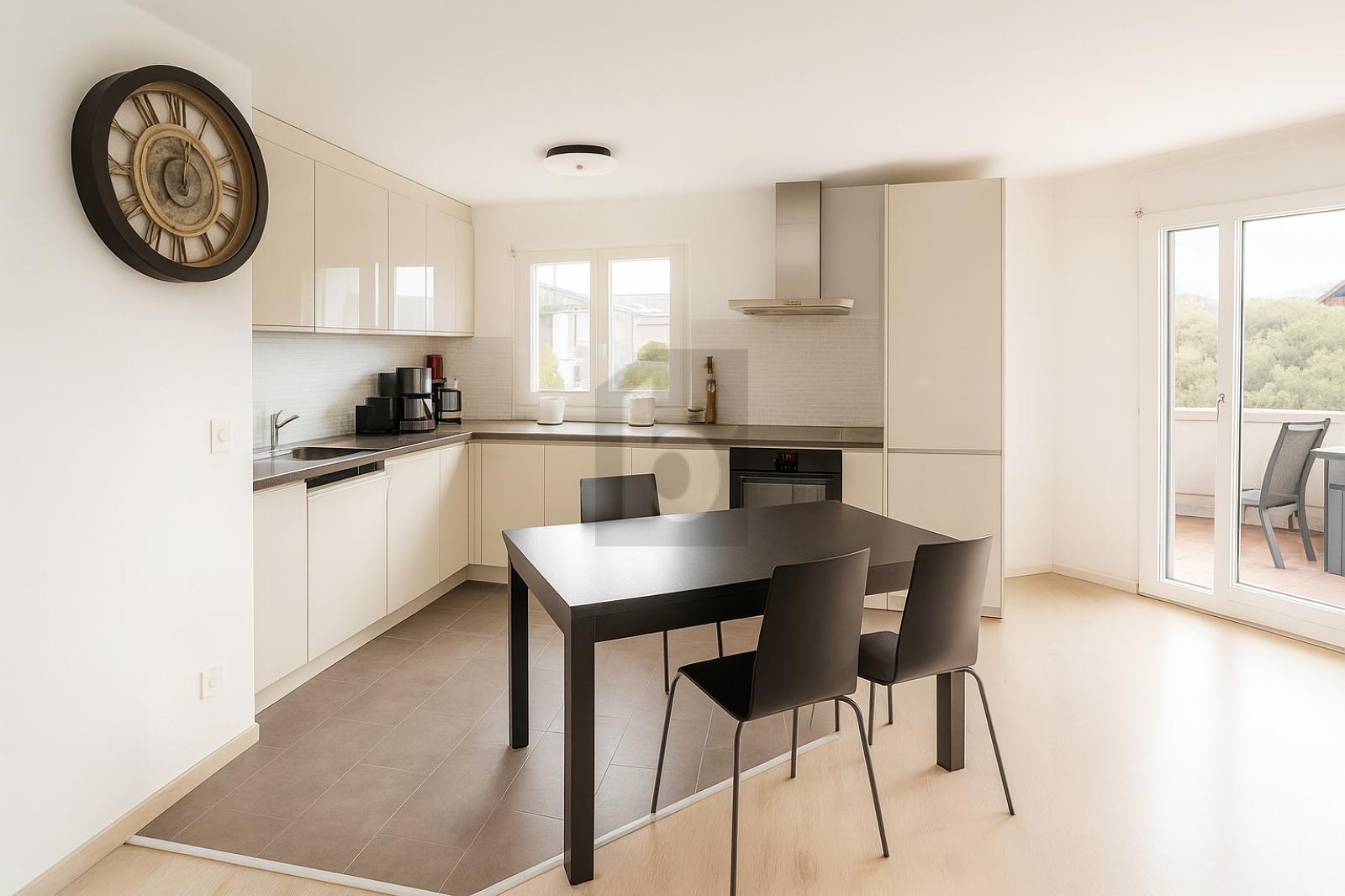 DUPLEX LUMINEUX AVEC BALCON À DEUX PAS DU LAC - 3