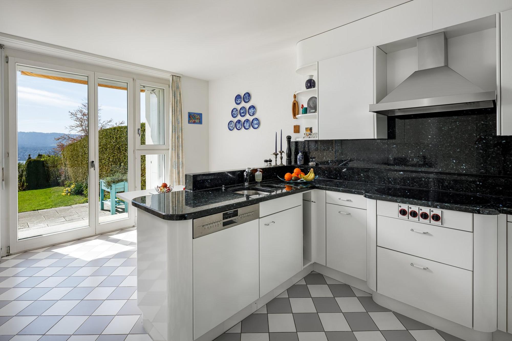 Living in style - garden oasis with lake view in Küsnacht - 3