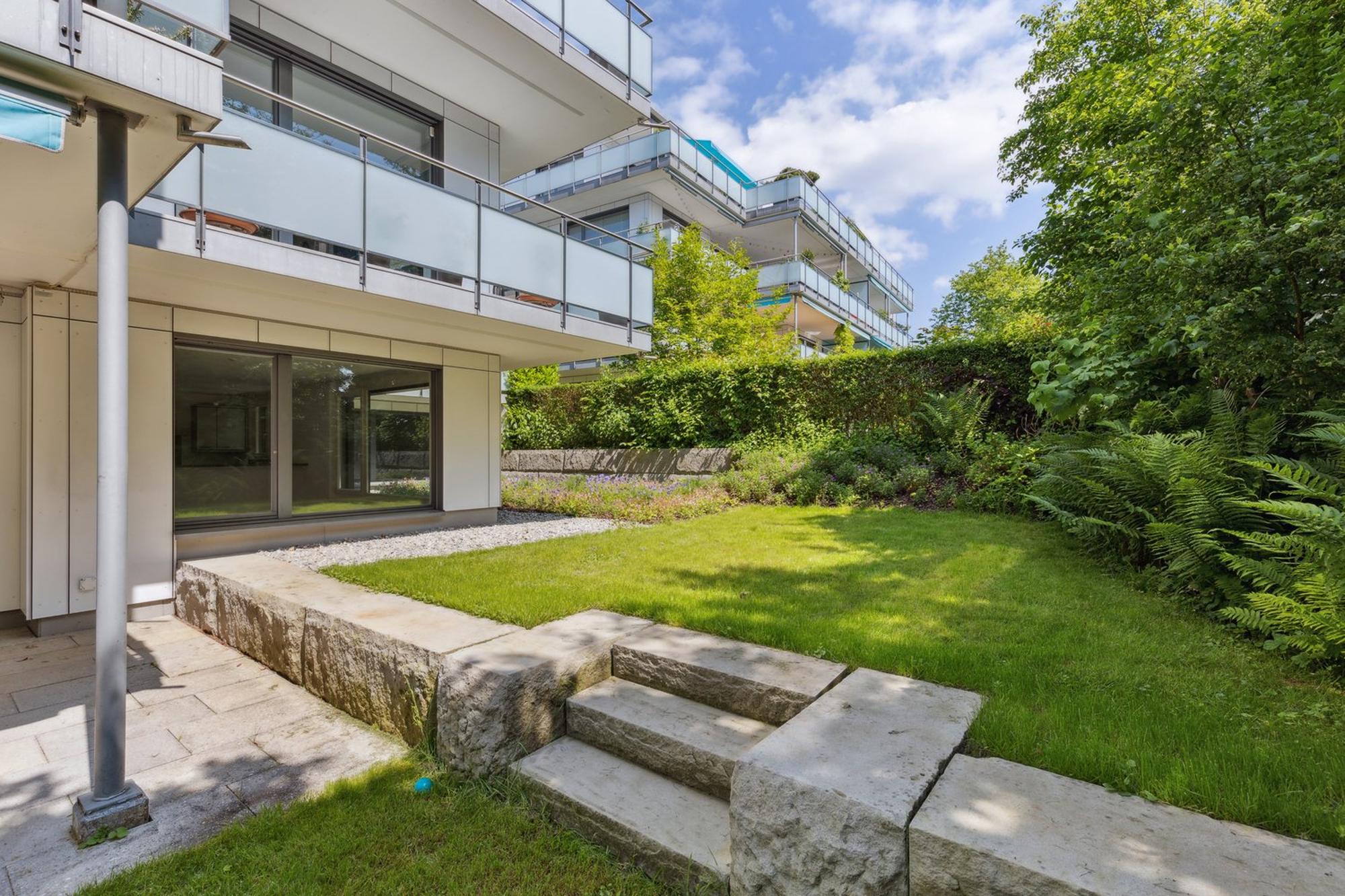 Garden oasis in Uetikon am See - 0