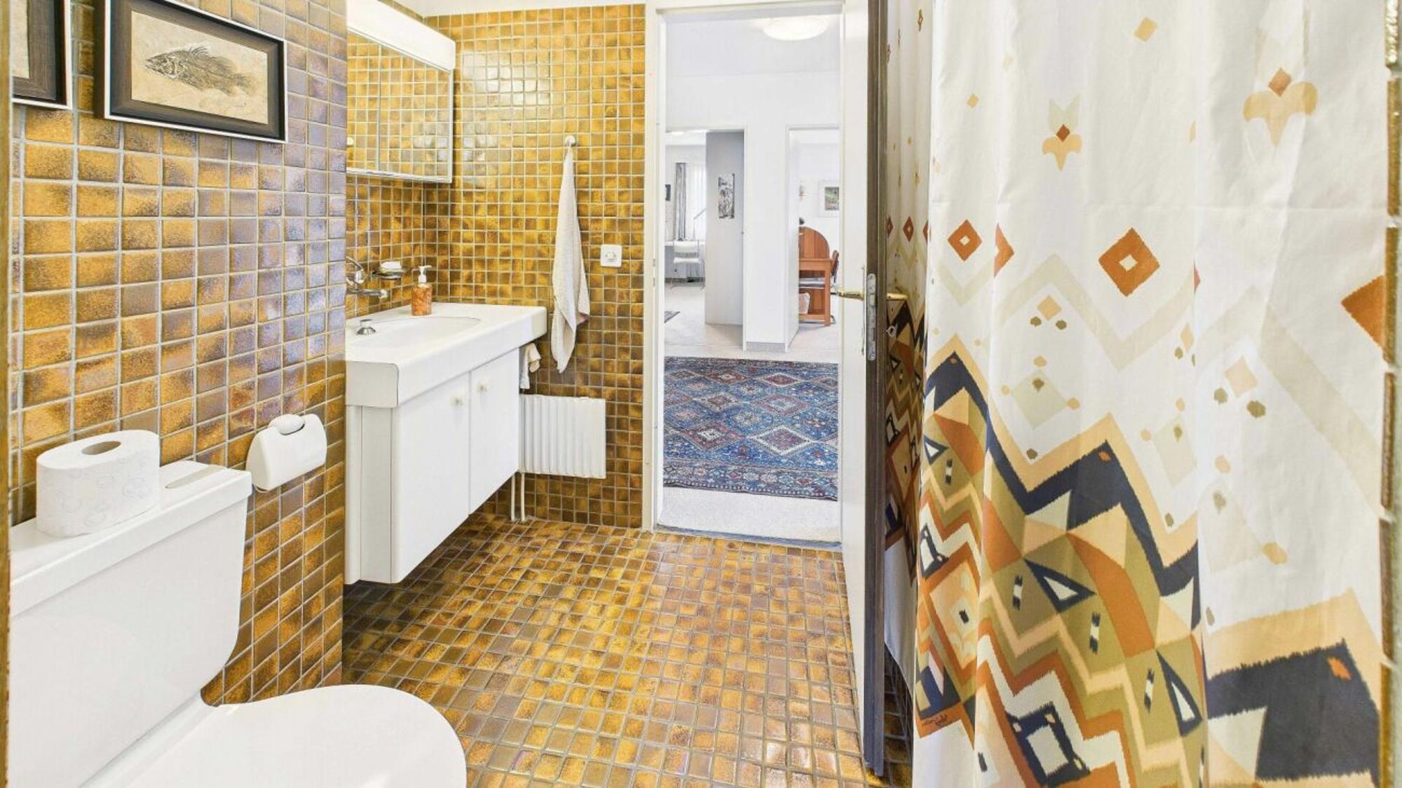 Charming apartment with balcony and fireplace - well-maintained, functional and with lots of potential - 7