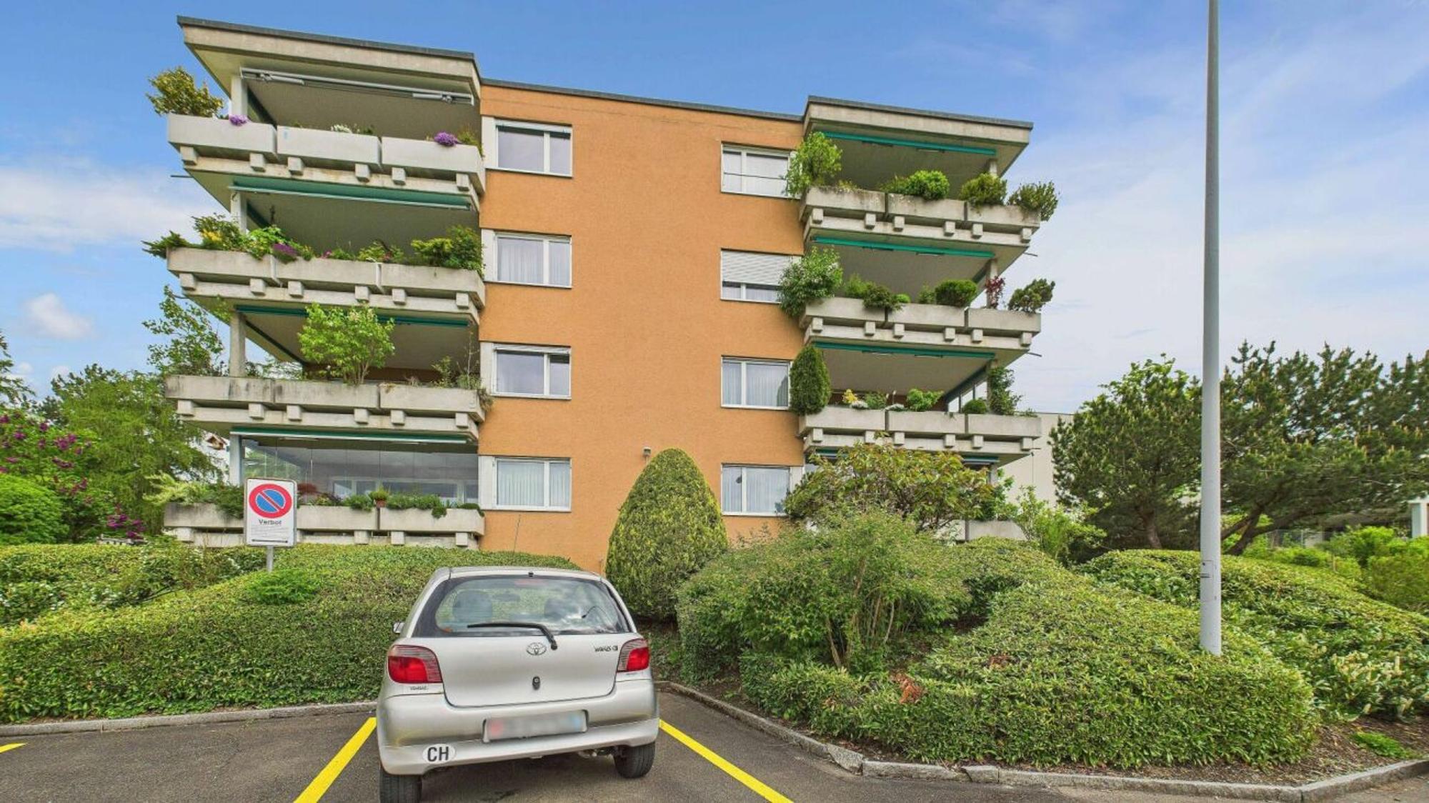 Charming apartment with balcony and fireplace - well-maintained, functional and with lots of potential - 11
