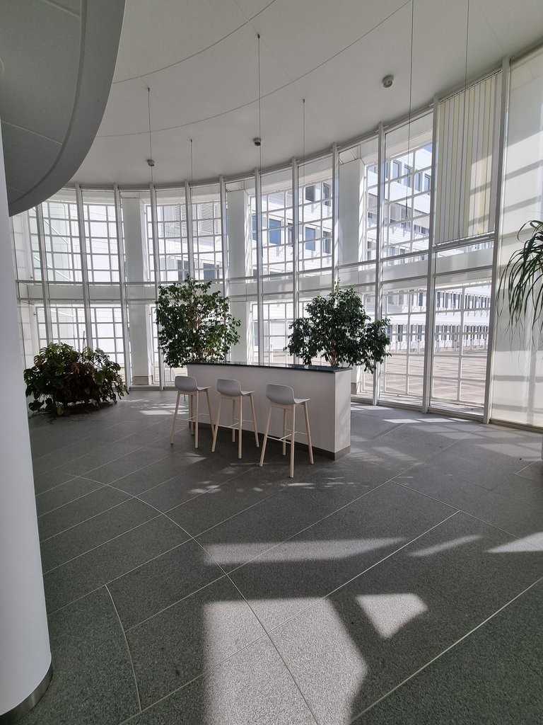 Surfaces commerciales au coeur d'un quartier en plein développement - 3