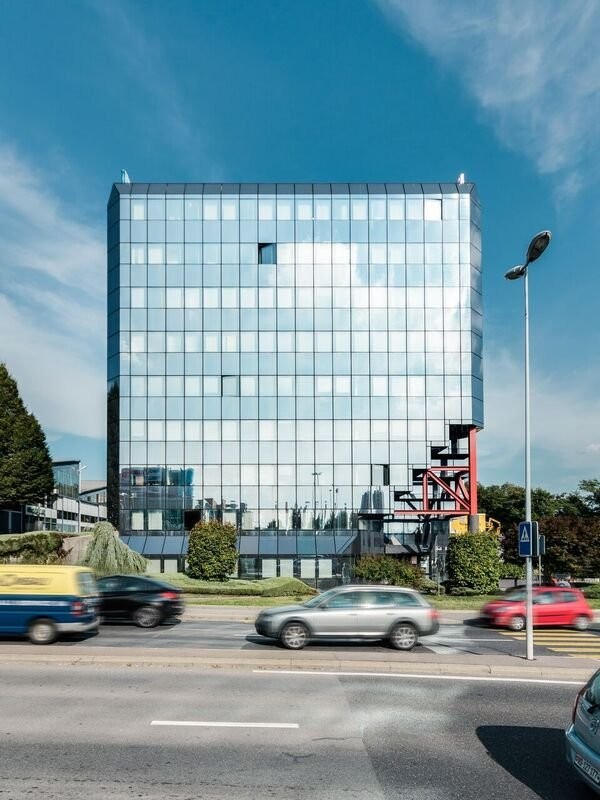 Places souterraines dans un immeuble commercial à Bussigny - 1