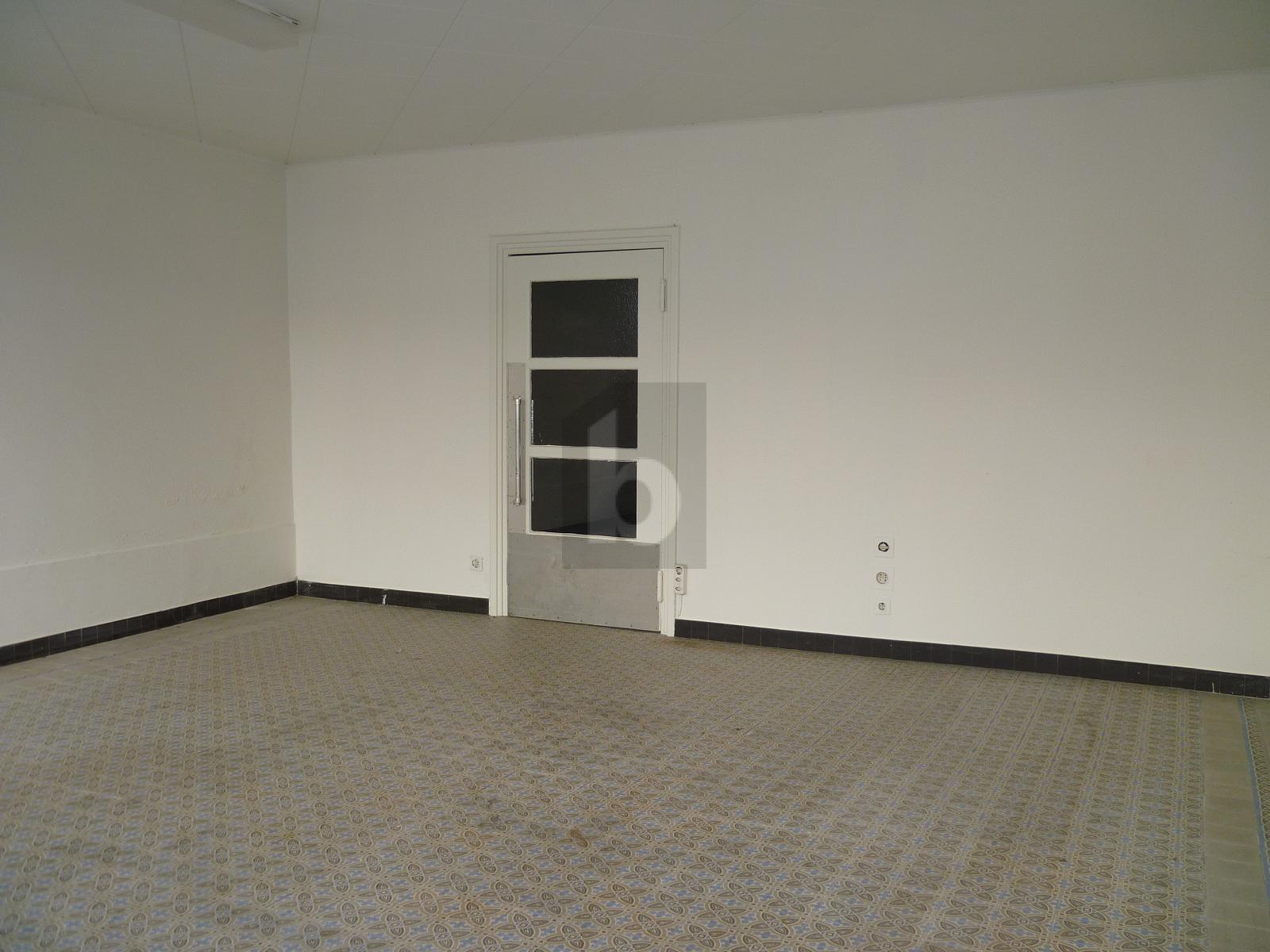 AU CENTRE VILLE AVEC BELLE VITRINE - 4