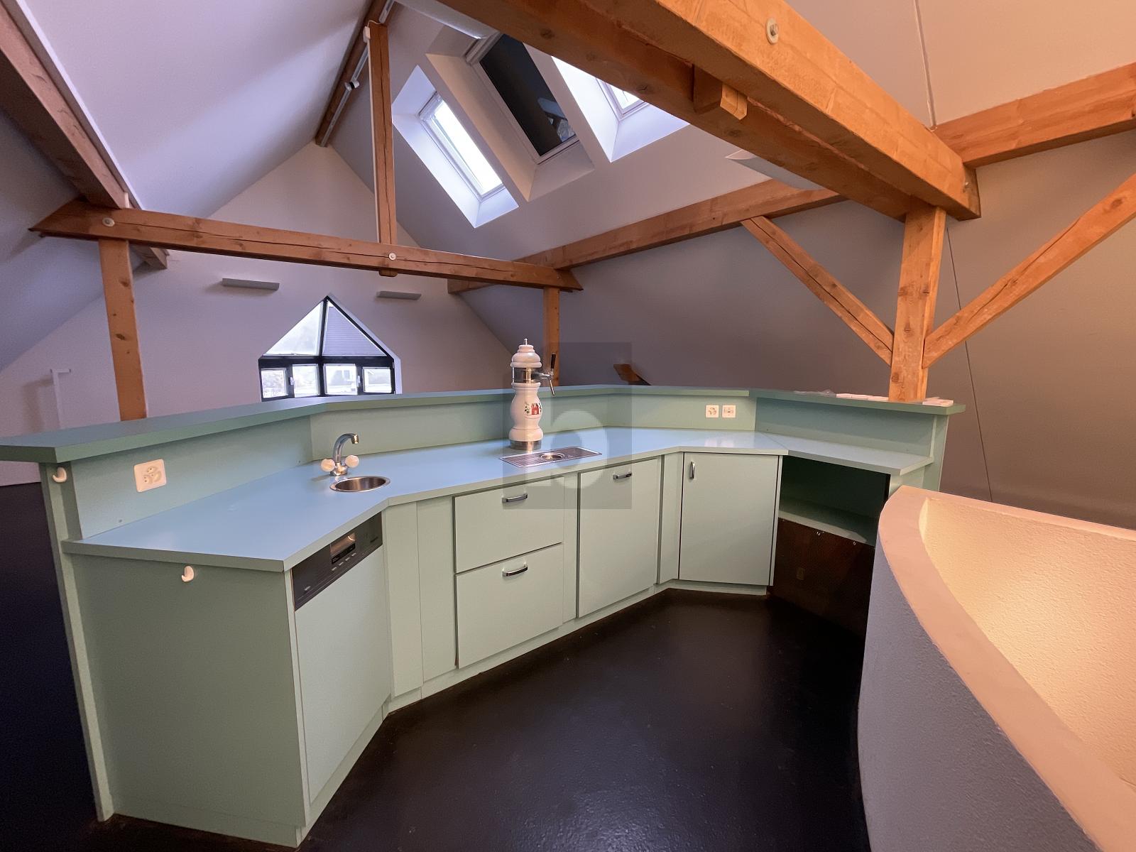 EINZIGARTIGE ATMOSPHÄRE ZUR VIELSEITIGEN NUTZUNG - 0