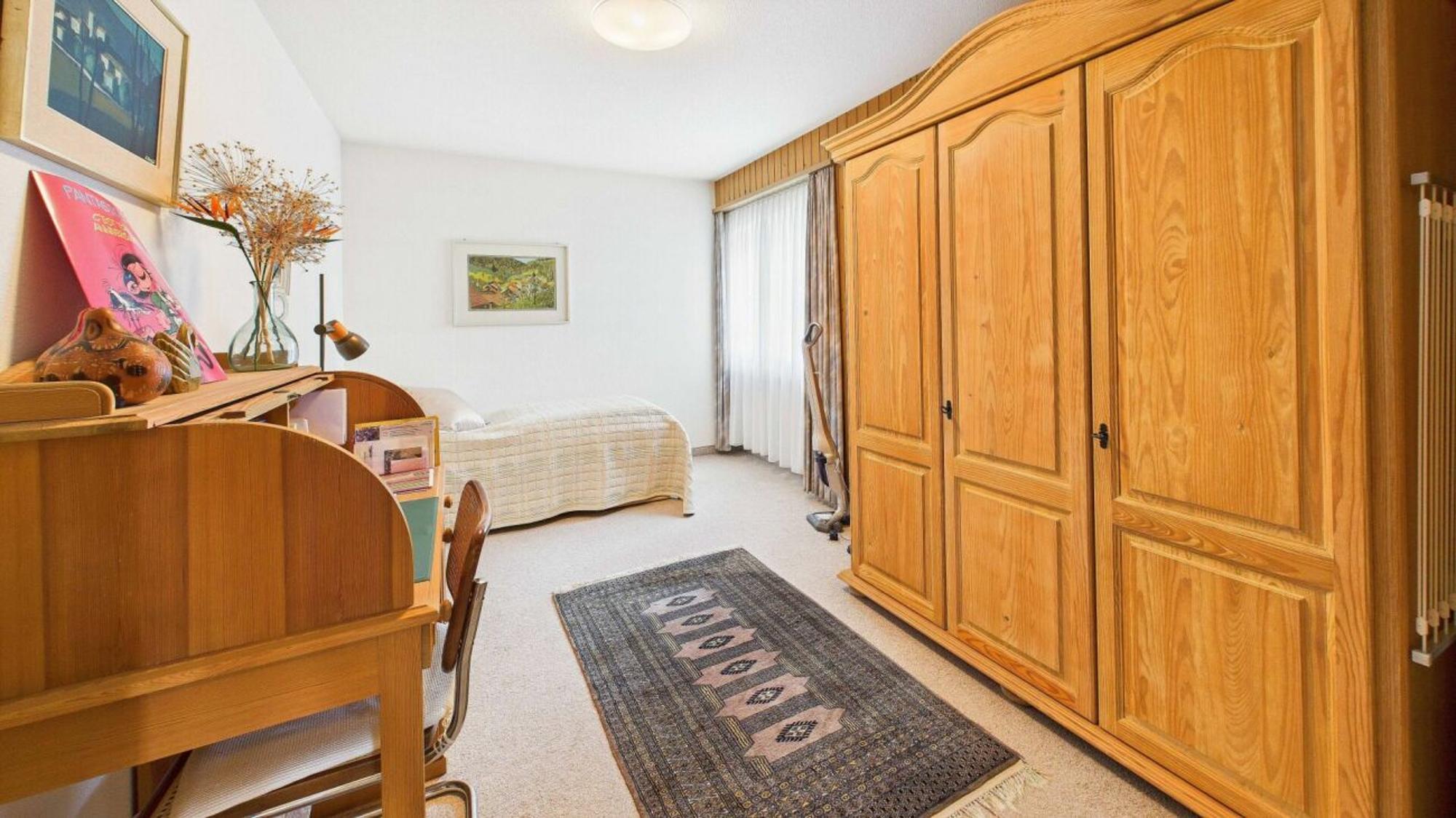 Charming apartment with balcony and fireplace - well-maintained, functional and with lots of potential - 6