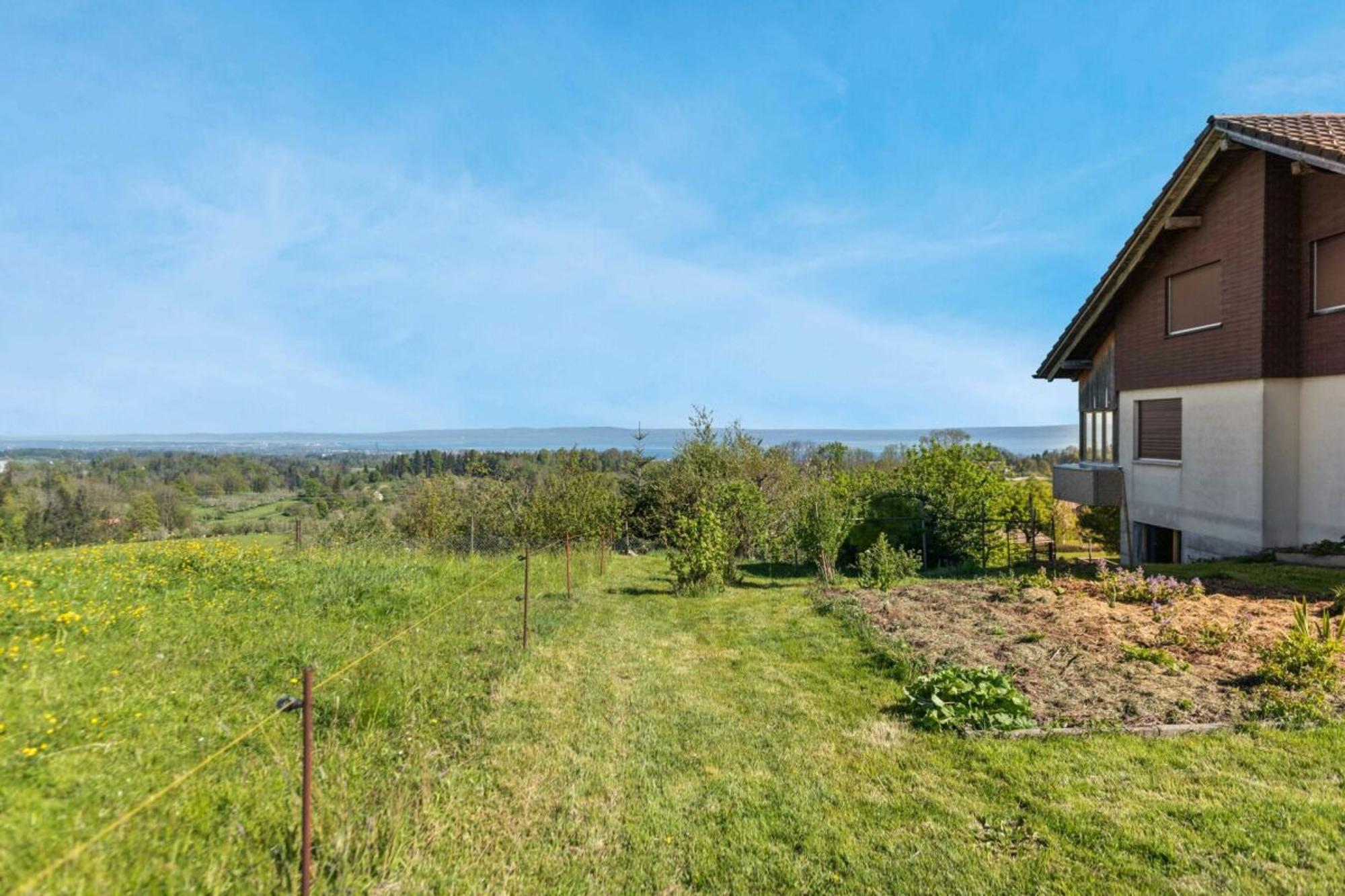 Living in harmony: detached house with spacious garden in Untereggen - 0