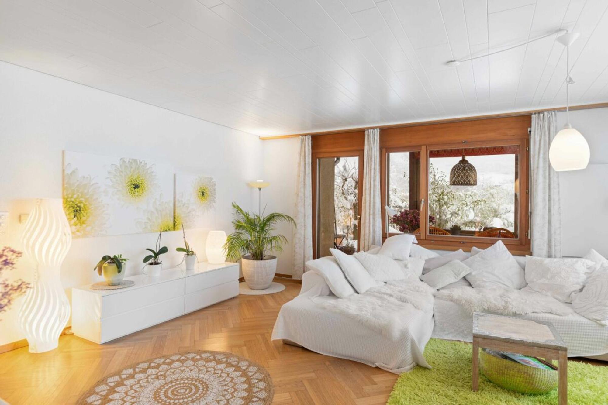 Living in harmony: detached house with spacious garden in Untereggen - 2