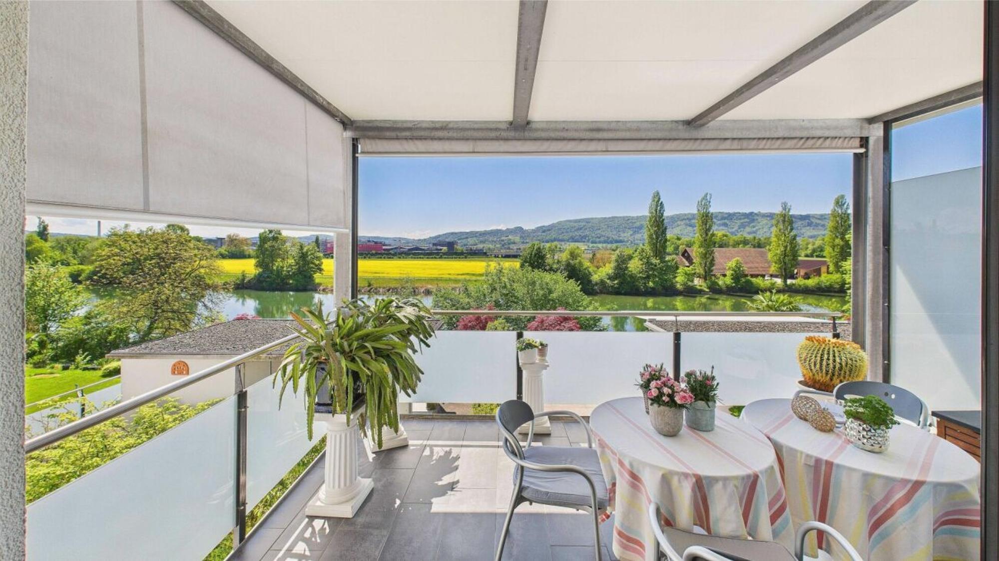 Living on the Limmat - with style, peace and comfort - 1