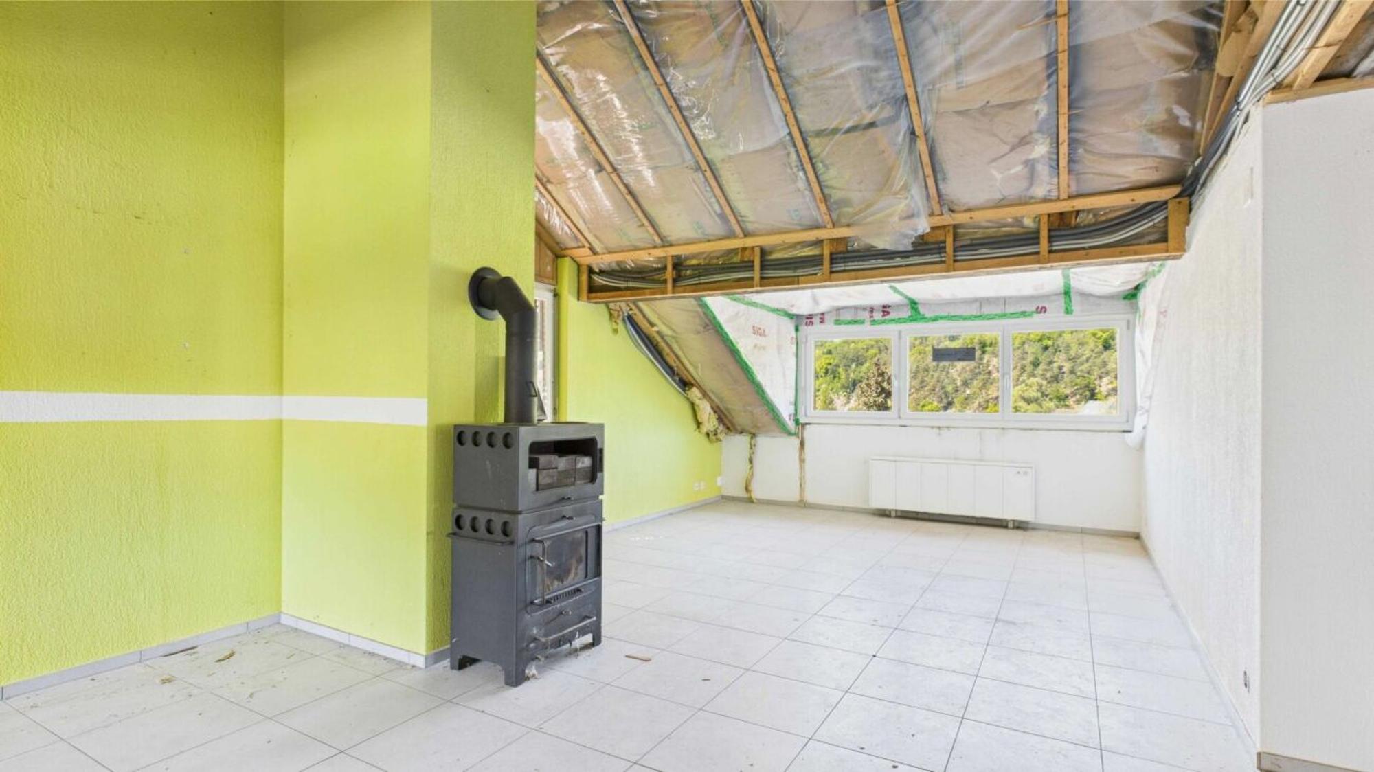 Penthouse with potential - your opportunity for realization in Glattfelden - 3