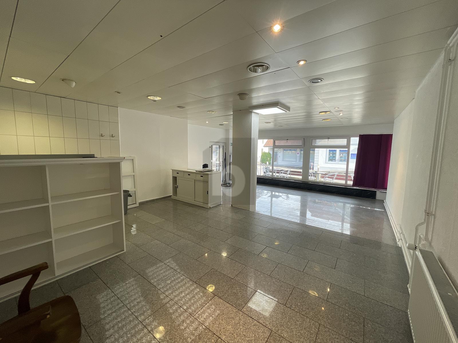 VIELSEITIG NUTZBAR AN ZENTRALER LAGE - 1