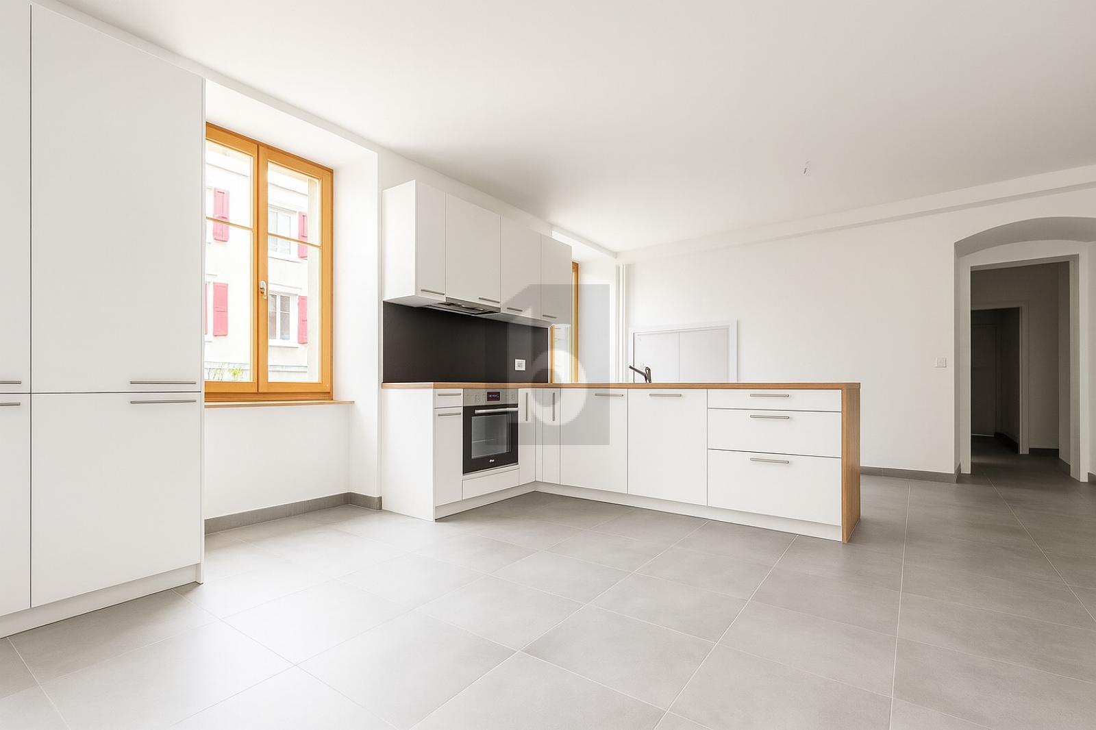 FABULEUX AVEC CHEMINÉE BALCON ET VÉRANDA - 1