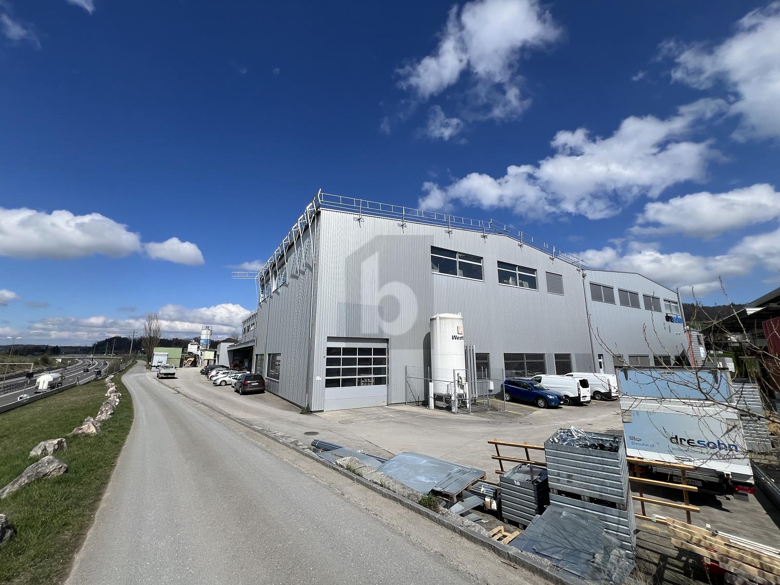 GROSSRÄUMIG MIT VIEL PLATZ UND EFFIZIENZ - 0