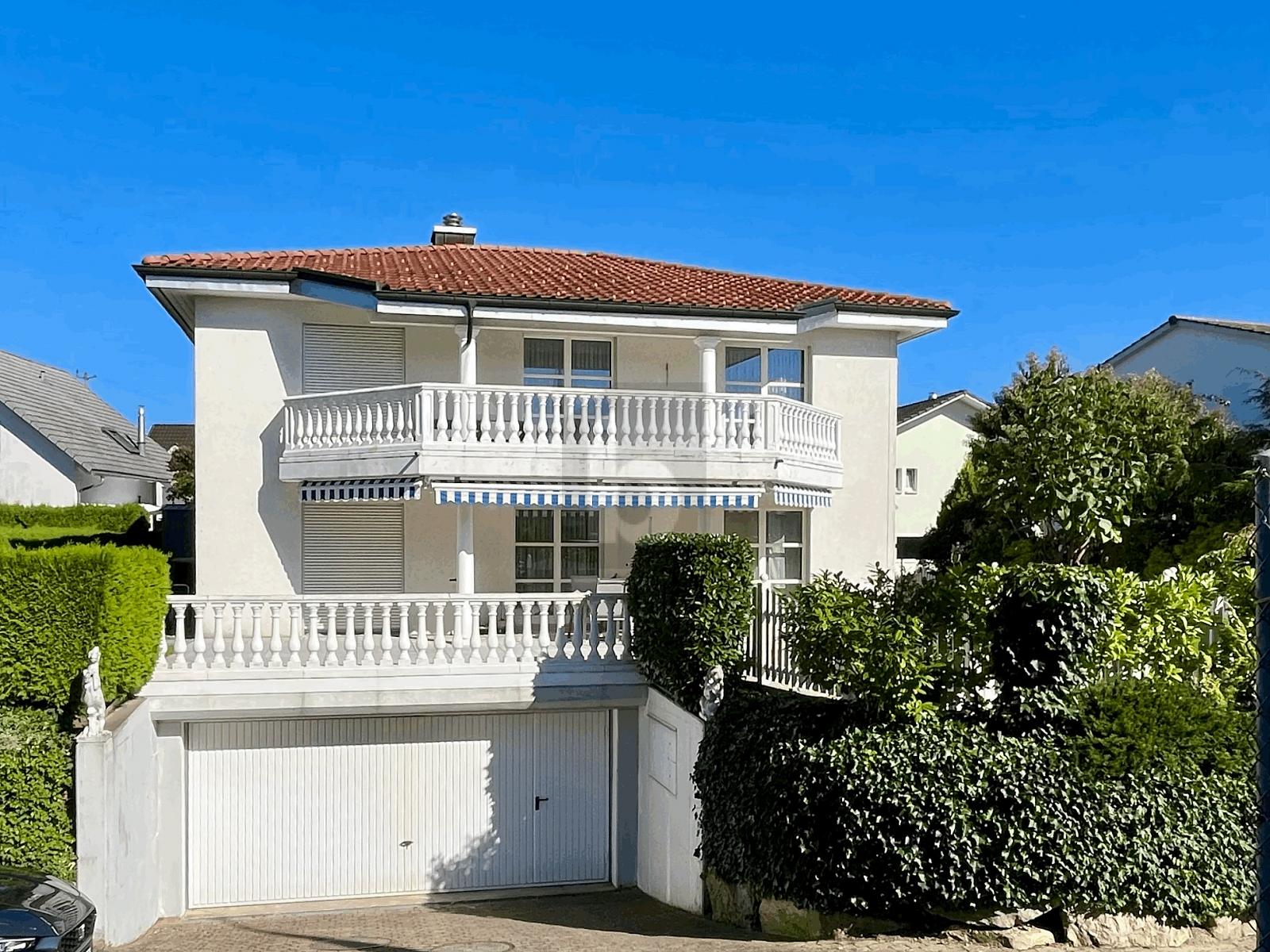 SONNIGER GROSSER GARTEN - 0