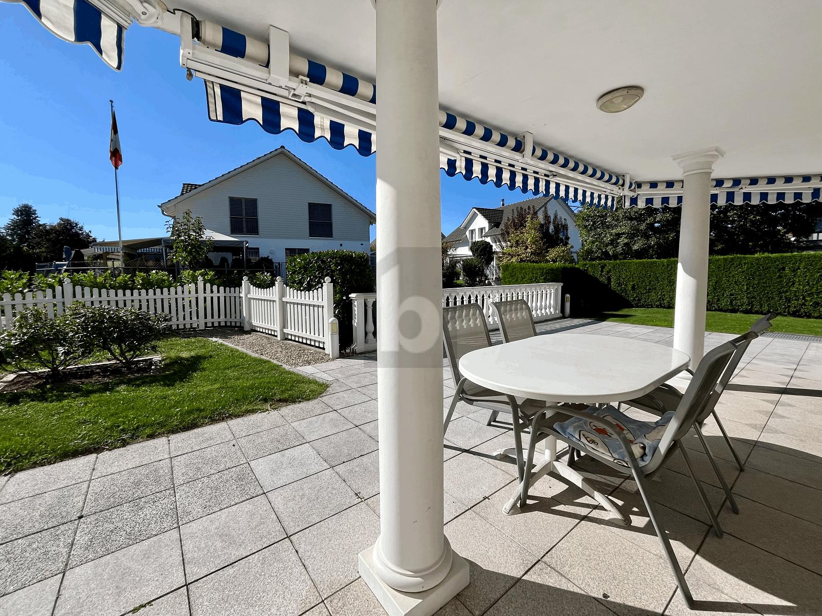 SONNIGER GROSSER GARTEN - 4