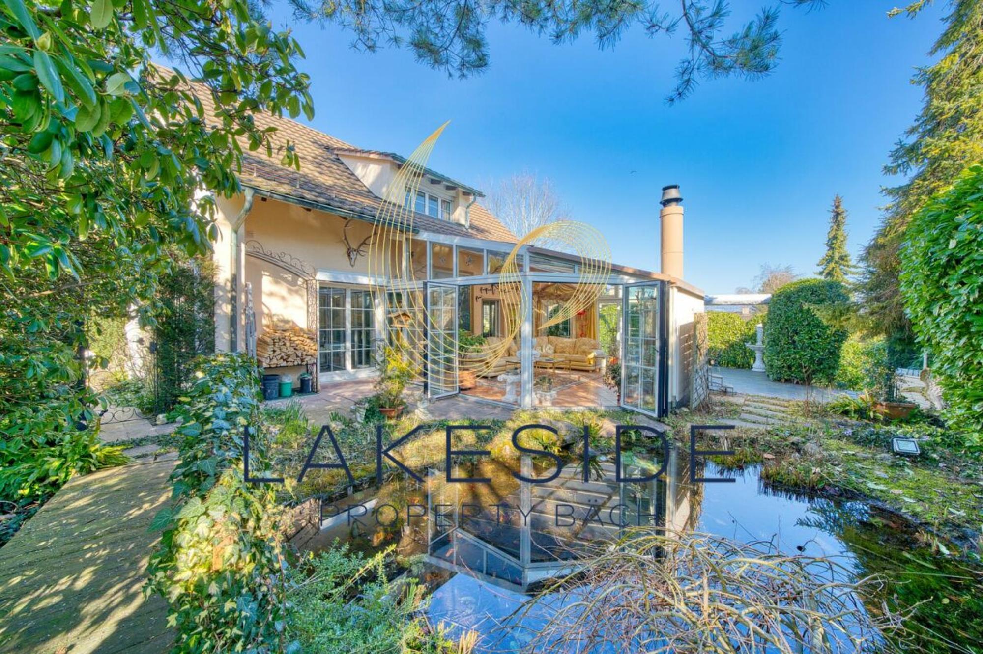 Unique gem with dream garden in a sought-after location - 1