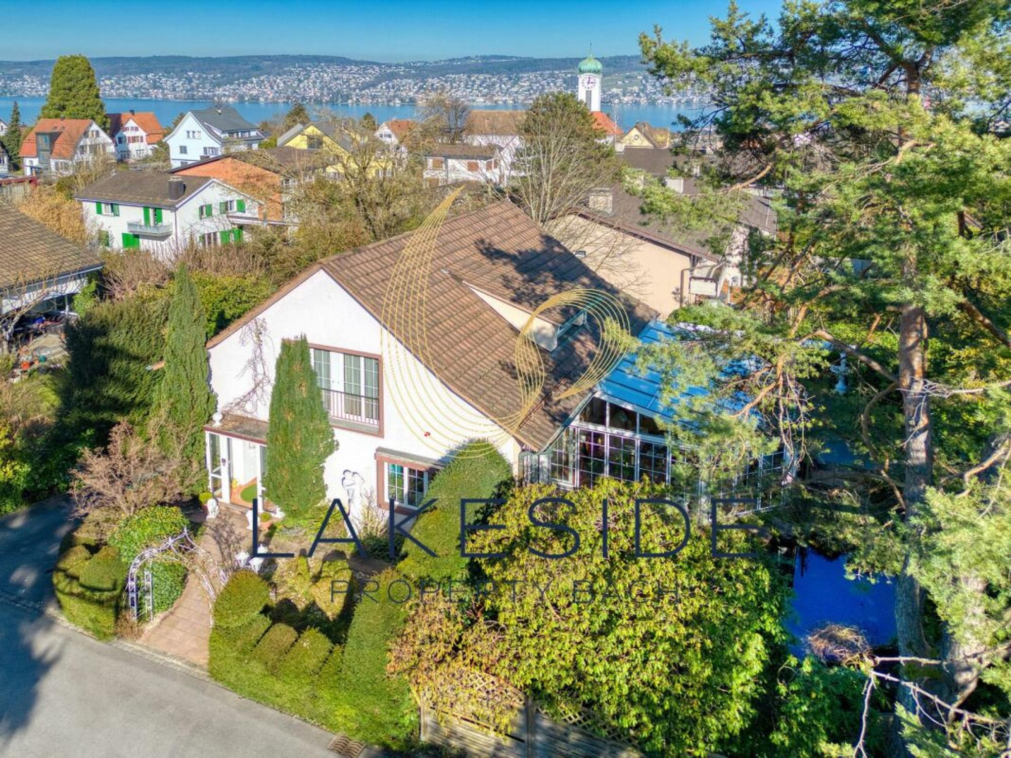 Unique gem with dream garden in a sought-after location - 5