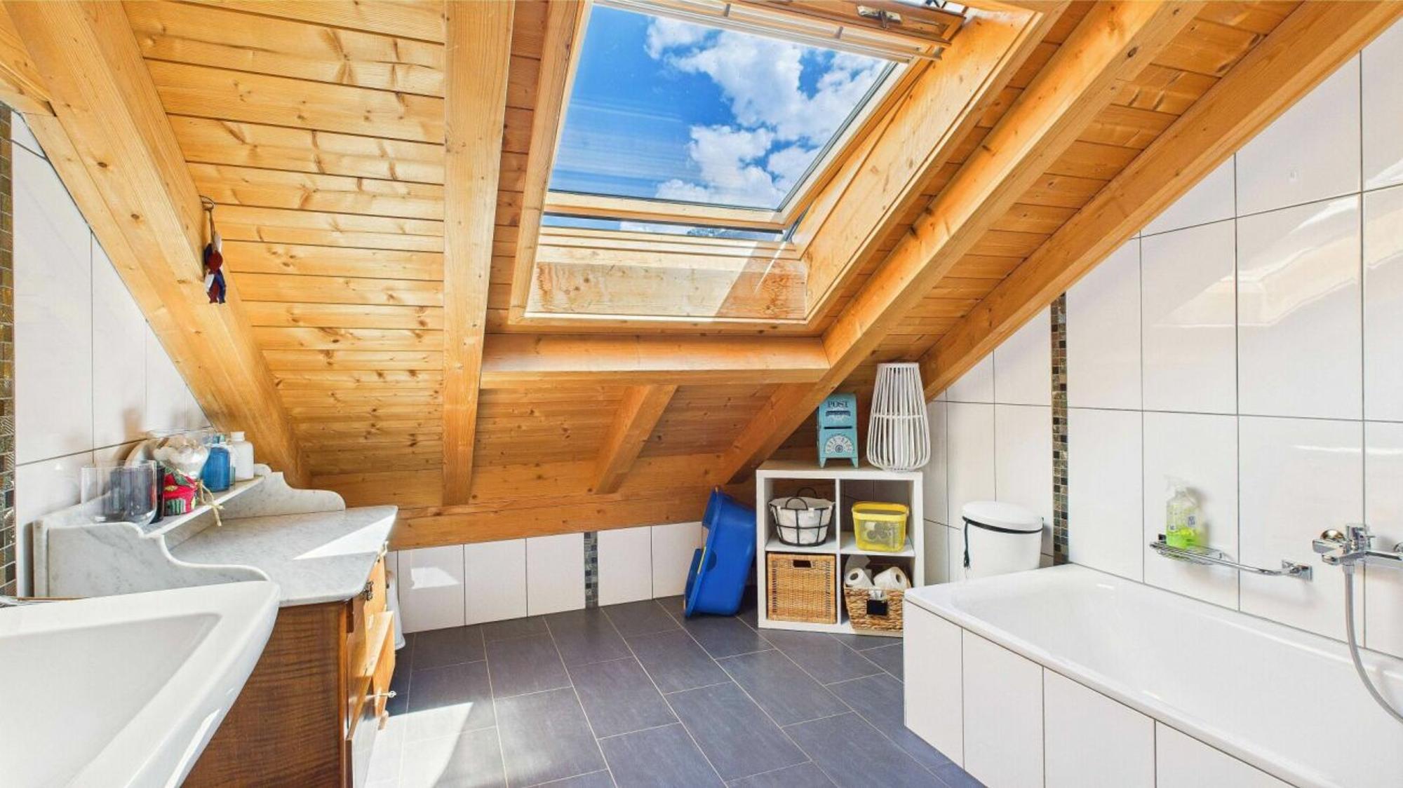 4.5-room penthouse with 120 m² net living space in Susten (Feithieren) - 4
