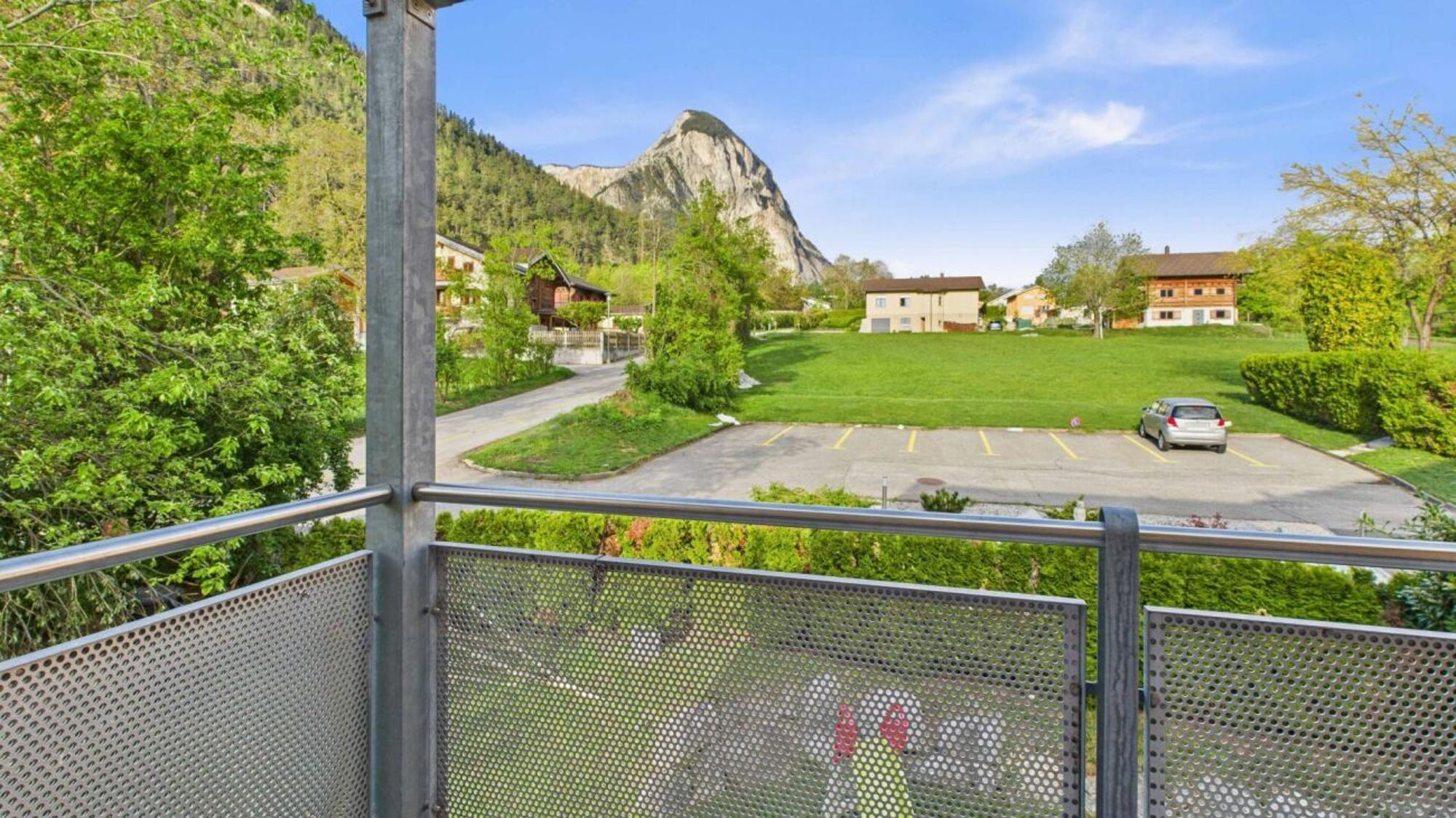 Family-friendly 5.5-room apartment with parking space in Susten (Feithieren) - 8