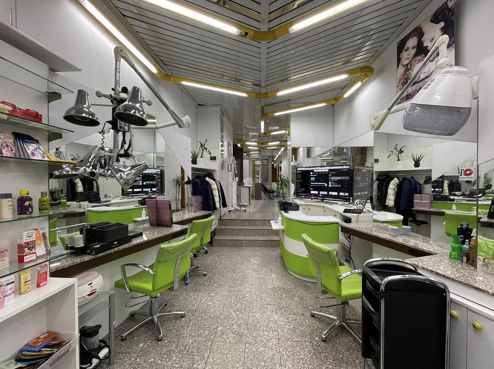 SALON DE COIFFURE MODERNE À PLAINPALAIS - 1