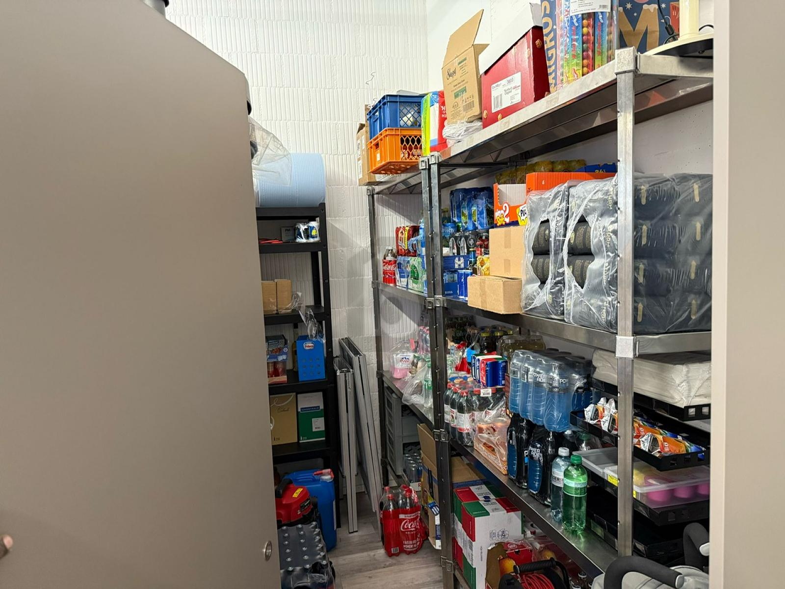 KIOSK - MODERN UND HELL AN FREQUENTIERTER LAGE - 3