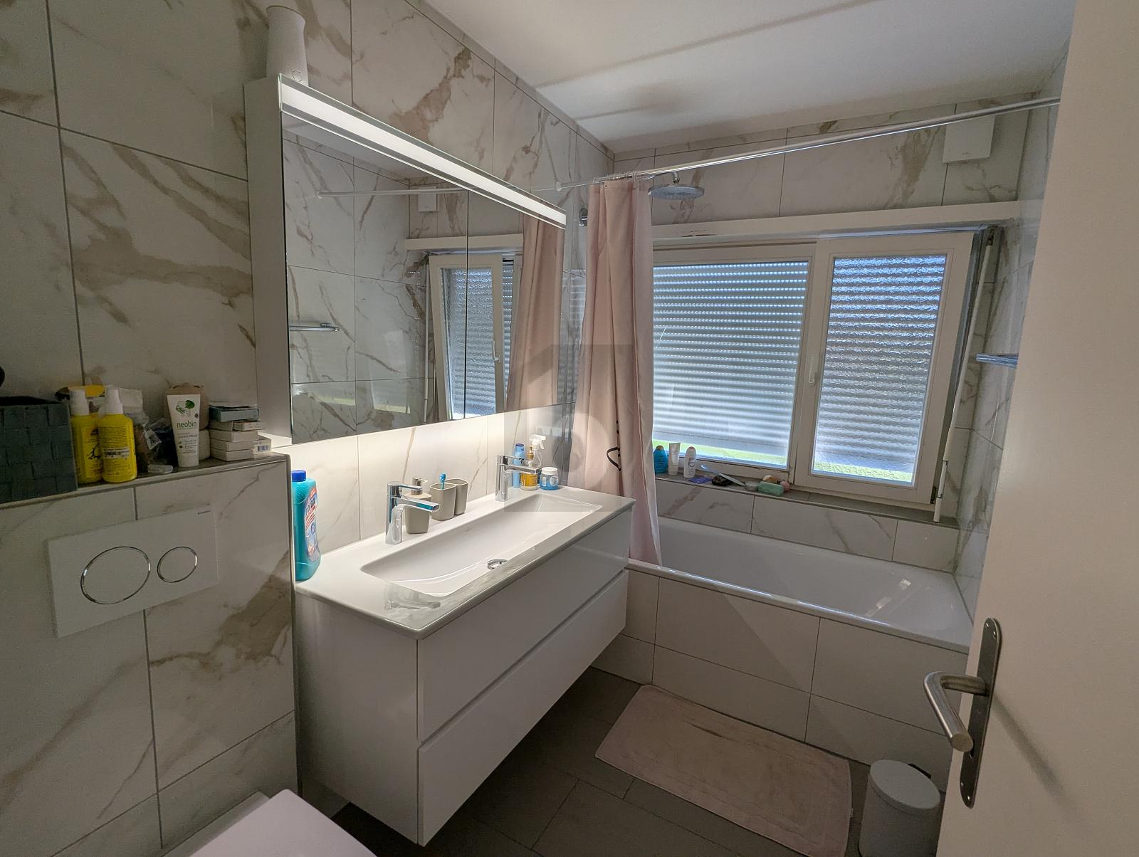 LICHTDURCHFLUTET MIT CHEMINÉE UND GARTEN - 3