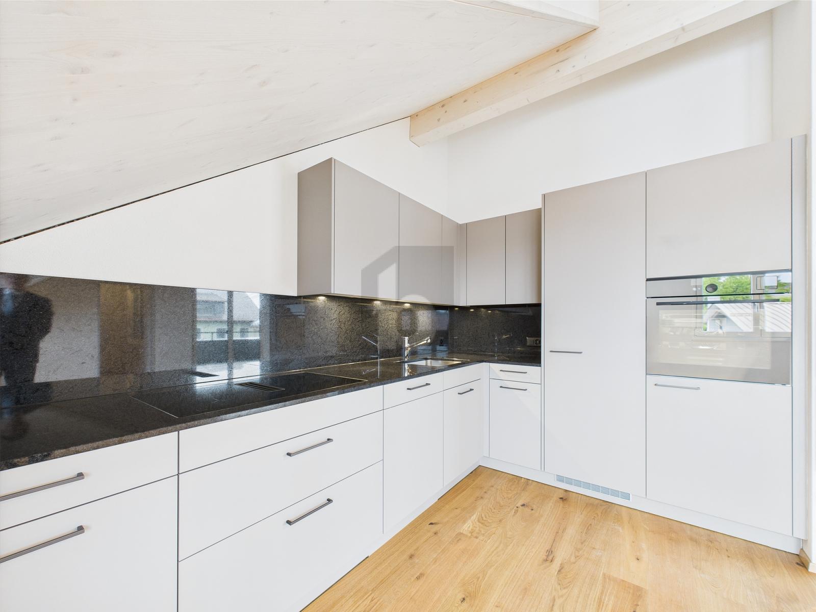 EXQUISITE ERSTVERMIETUNG AN RUHIGER LAGE - 3