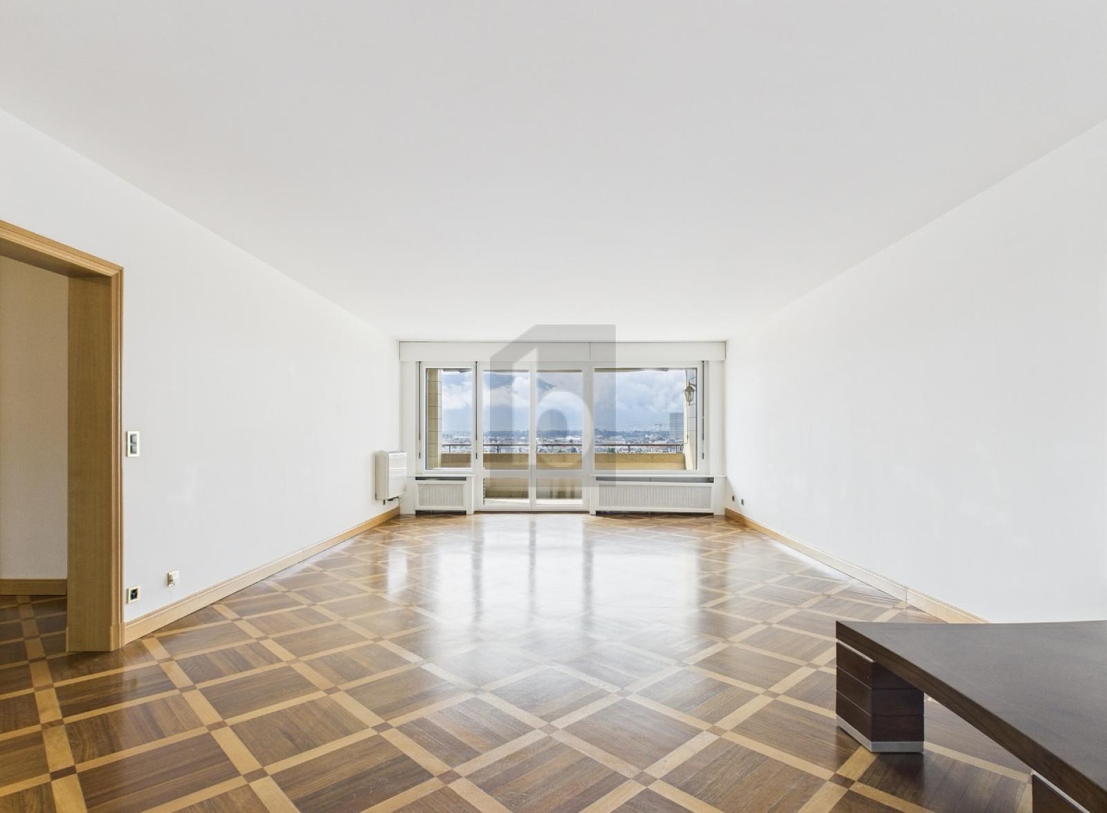 PRIX TOP AVEC VUE IMPRENABLE - 1