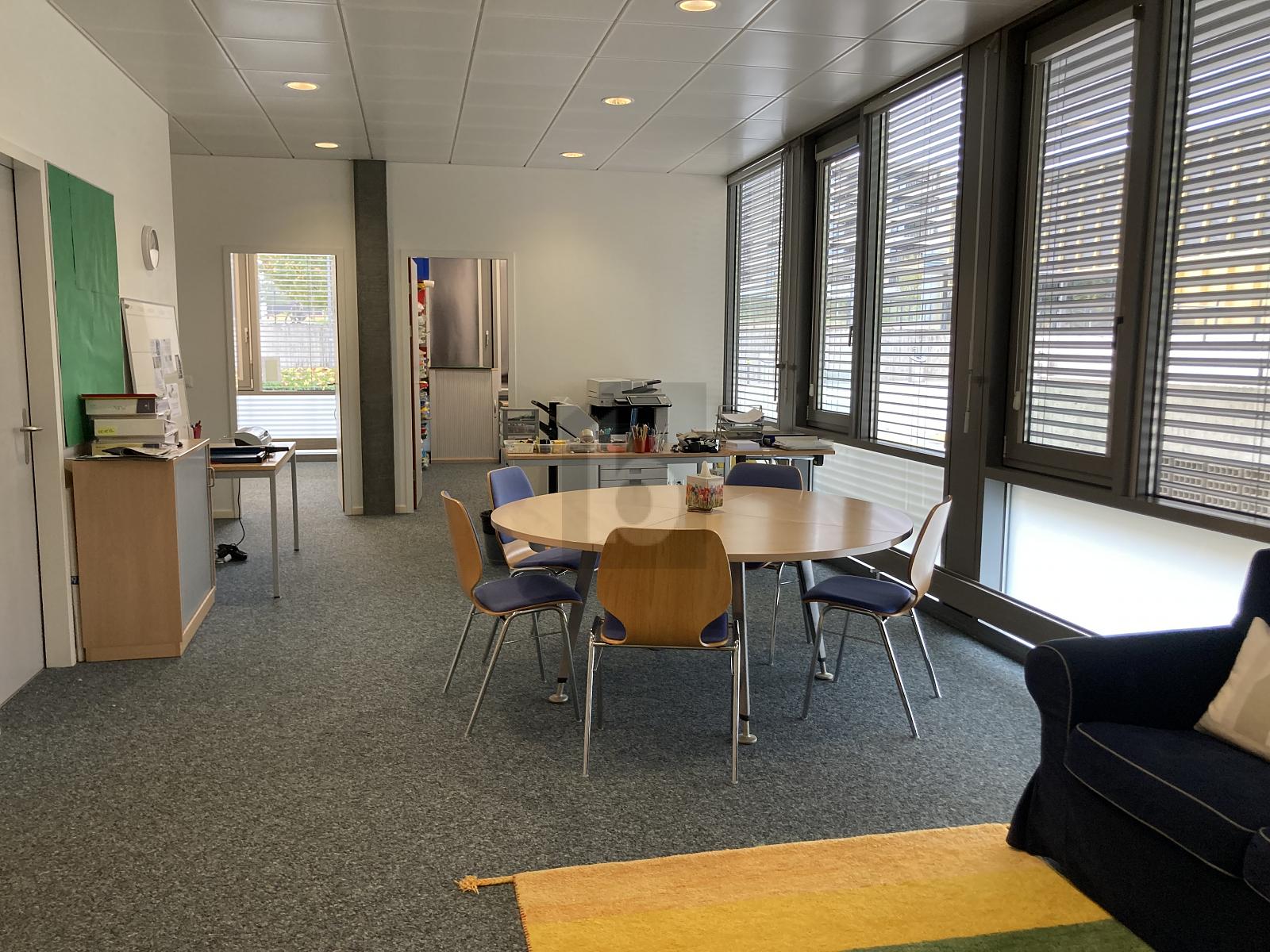 BUREAU IDÉAL POUR ENTREPRISES, ÉCOLES OU CABINETS - 2