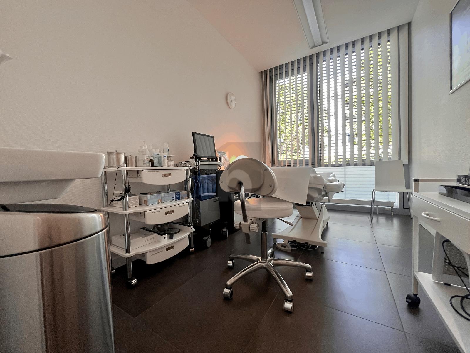CABINET MEDICAL OU BUREAUX - 2