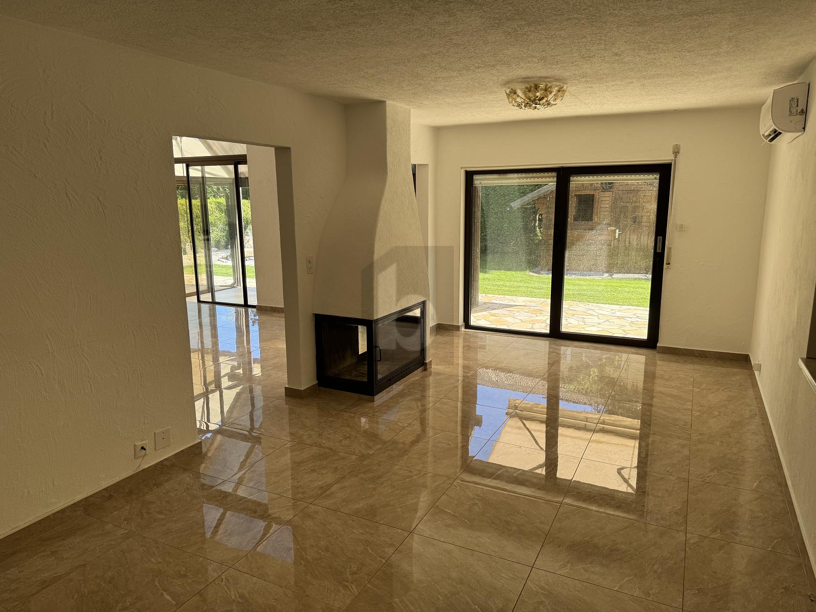 ECRIN LUMINEUX ET RAFFINÉ AU MILIEU DES VIGNES - 2