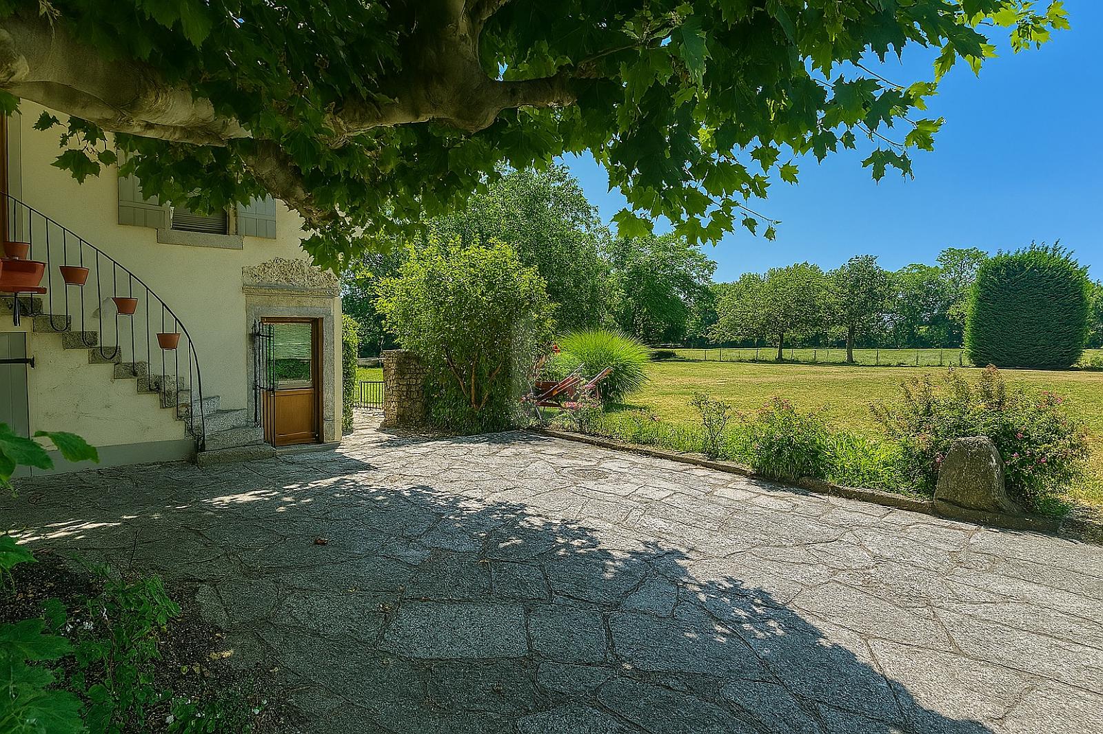 RIVE GAUCHE : VILLA JUMELÉE AU CADRE D EXCEPTION - 2