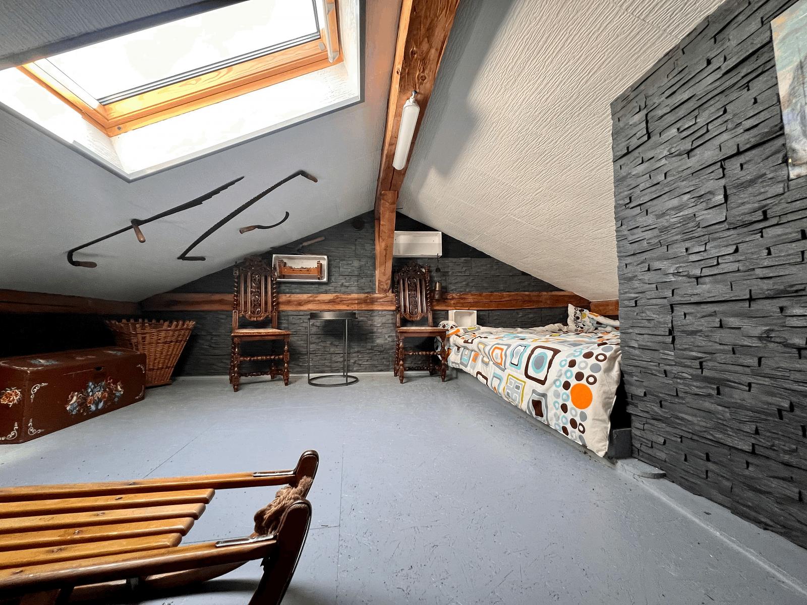 MAGNIFIQUE MAYEN AU DESSUS DE SAXON - 3