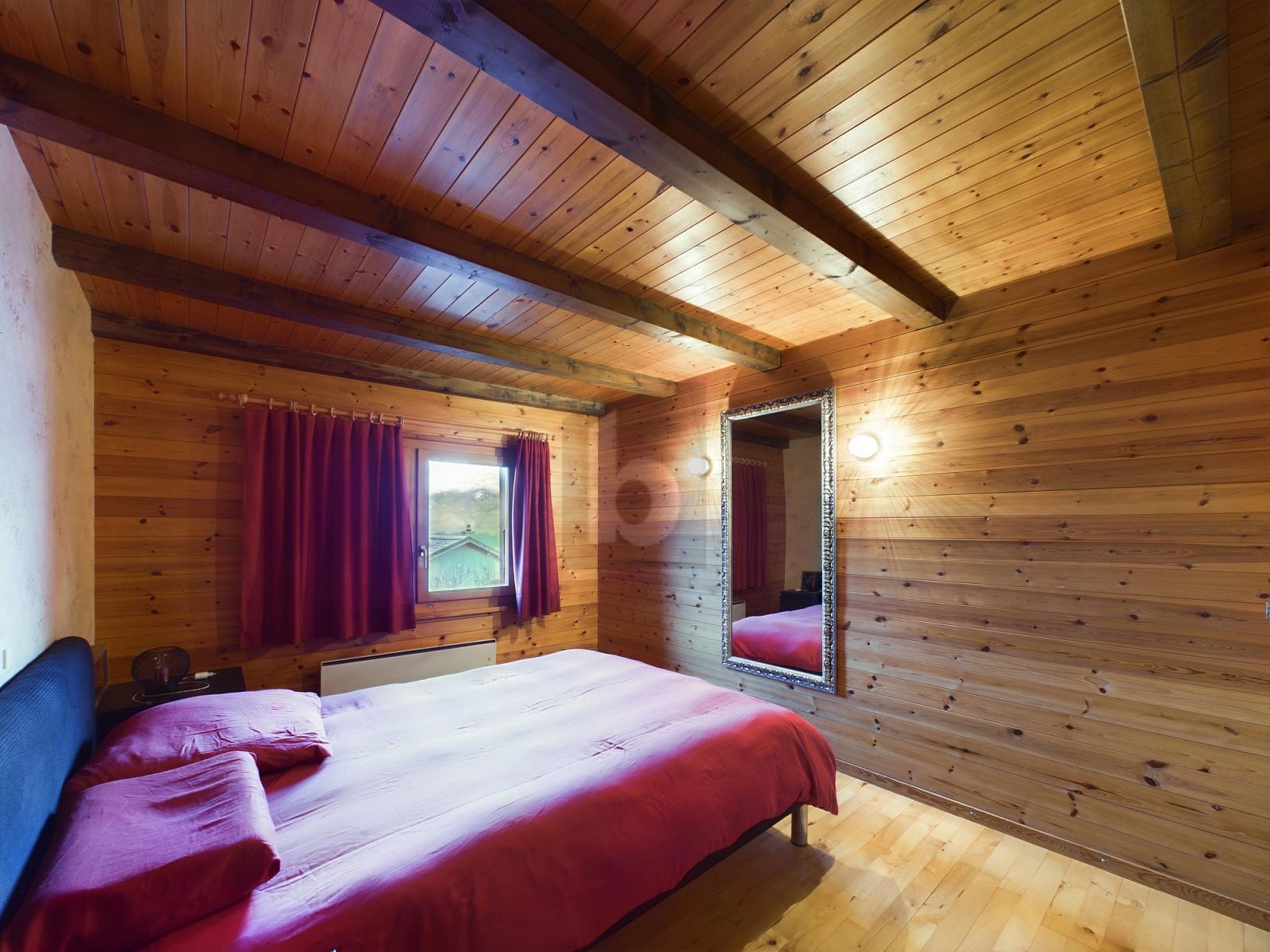 UN LIEU DE VIE UNIQUE AVEC UN GRAND JARDIN - 2