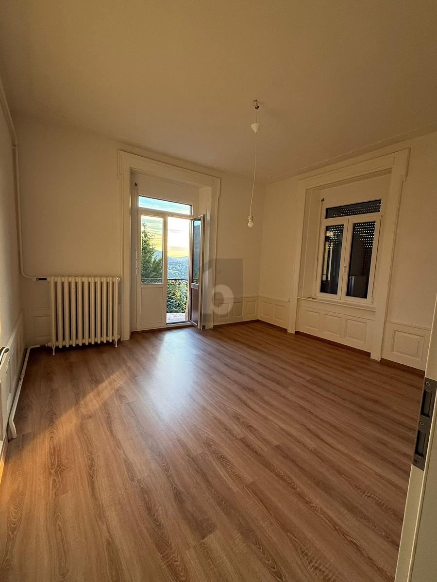 DANS MAGNIFIQUE MANOIR - 4