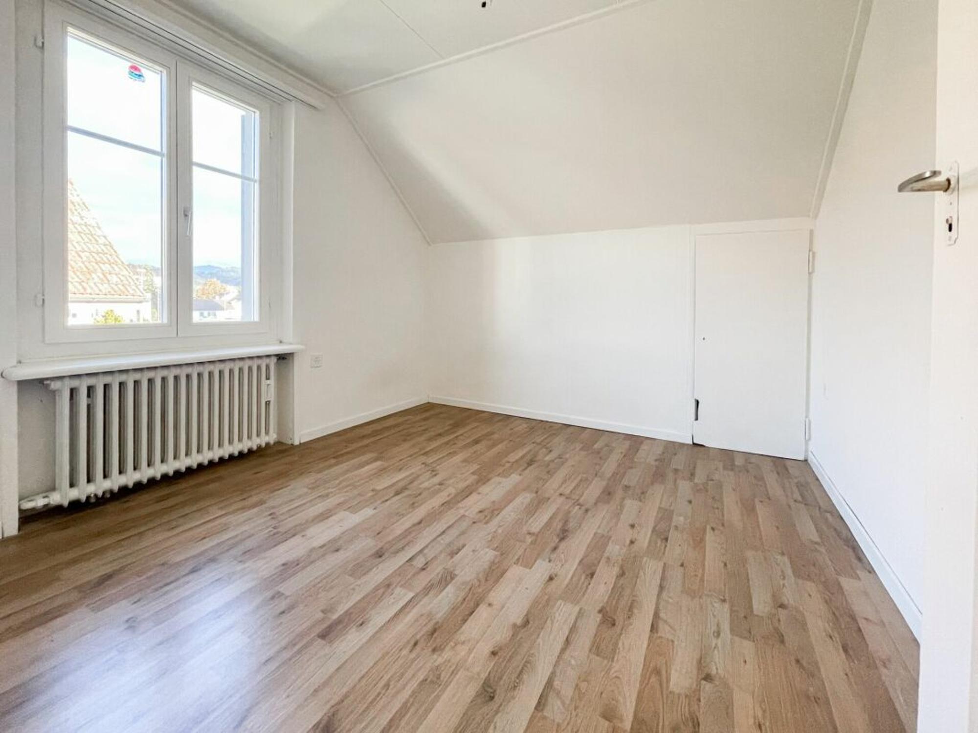 Modernized two-family house with potential in an attractive location - 9