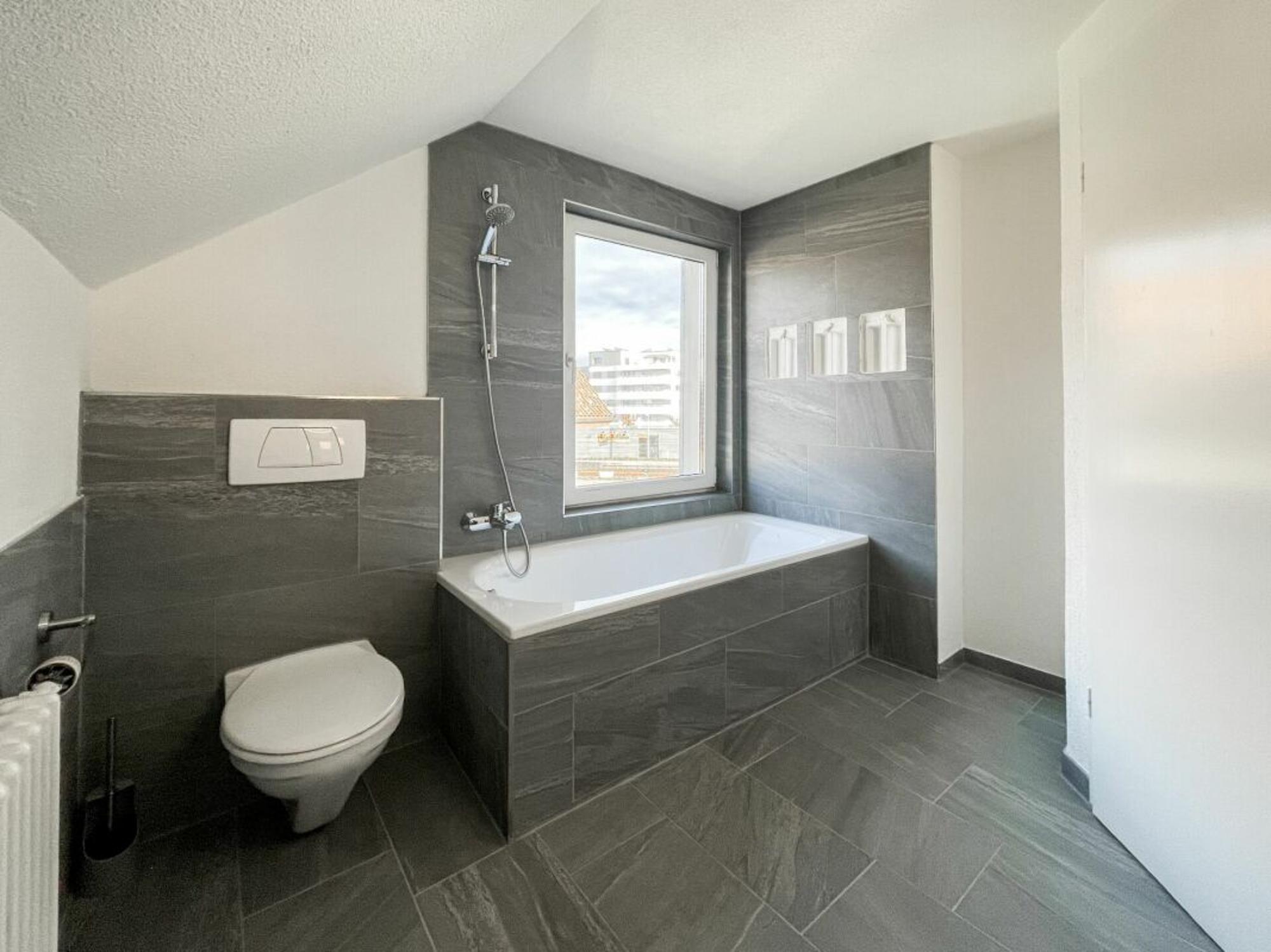 Modernized two-family house with potential in an attractive location - 13