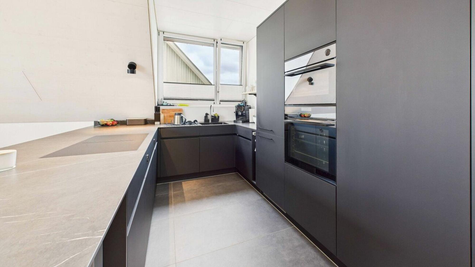 Exclusive 5.5-room rooftop maisonette with high-quality finish in Brüttisellen - 3