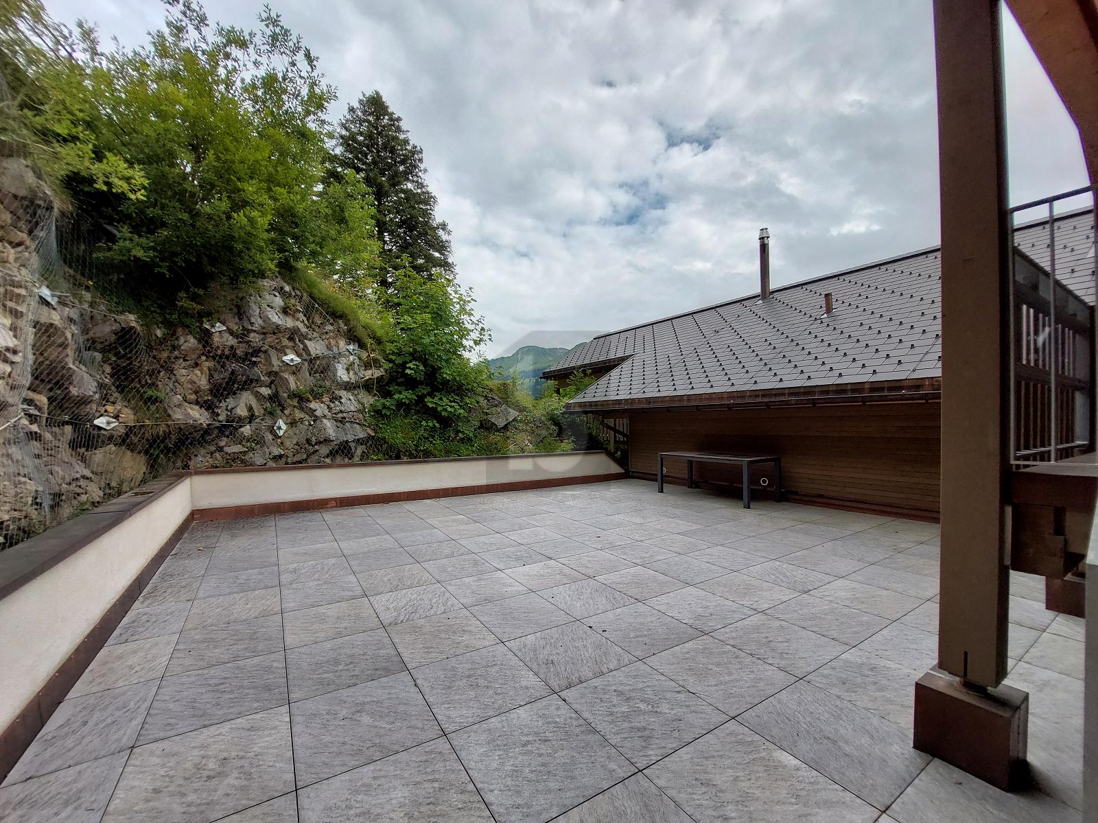 GROSSZÜGIG, ELEGANT MIT GROSSER TERRASSE! - 0