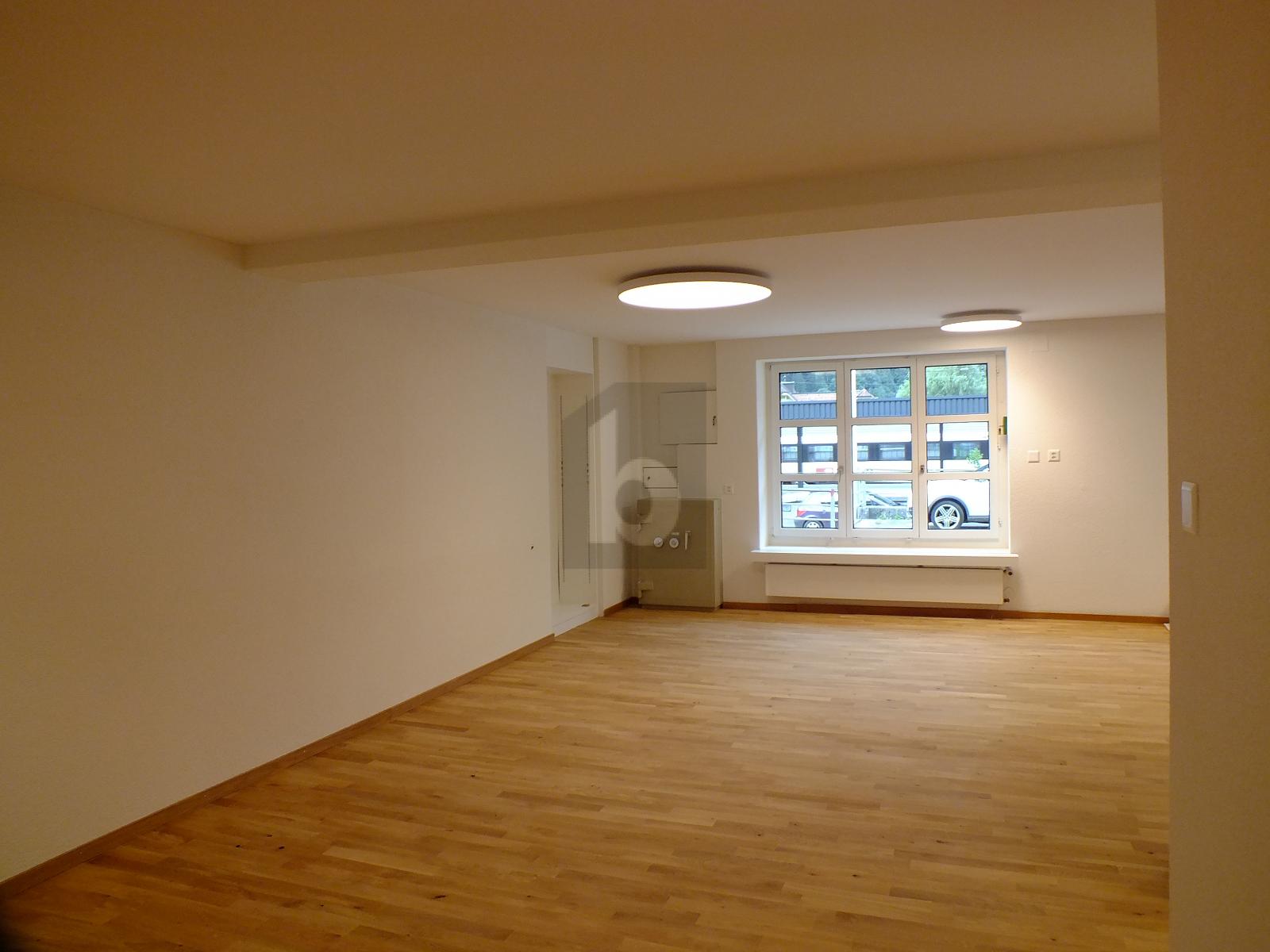 GROSSZÜGIG MIT AUSBAUMÖGLICHKEIT UND TERRASSE - 3