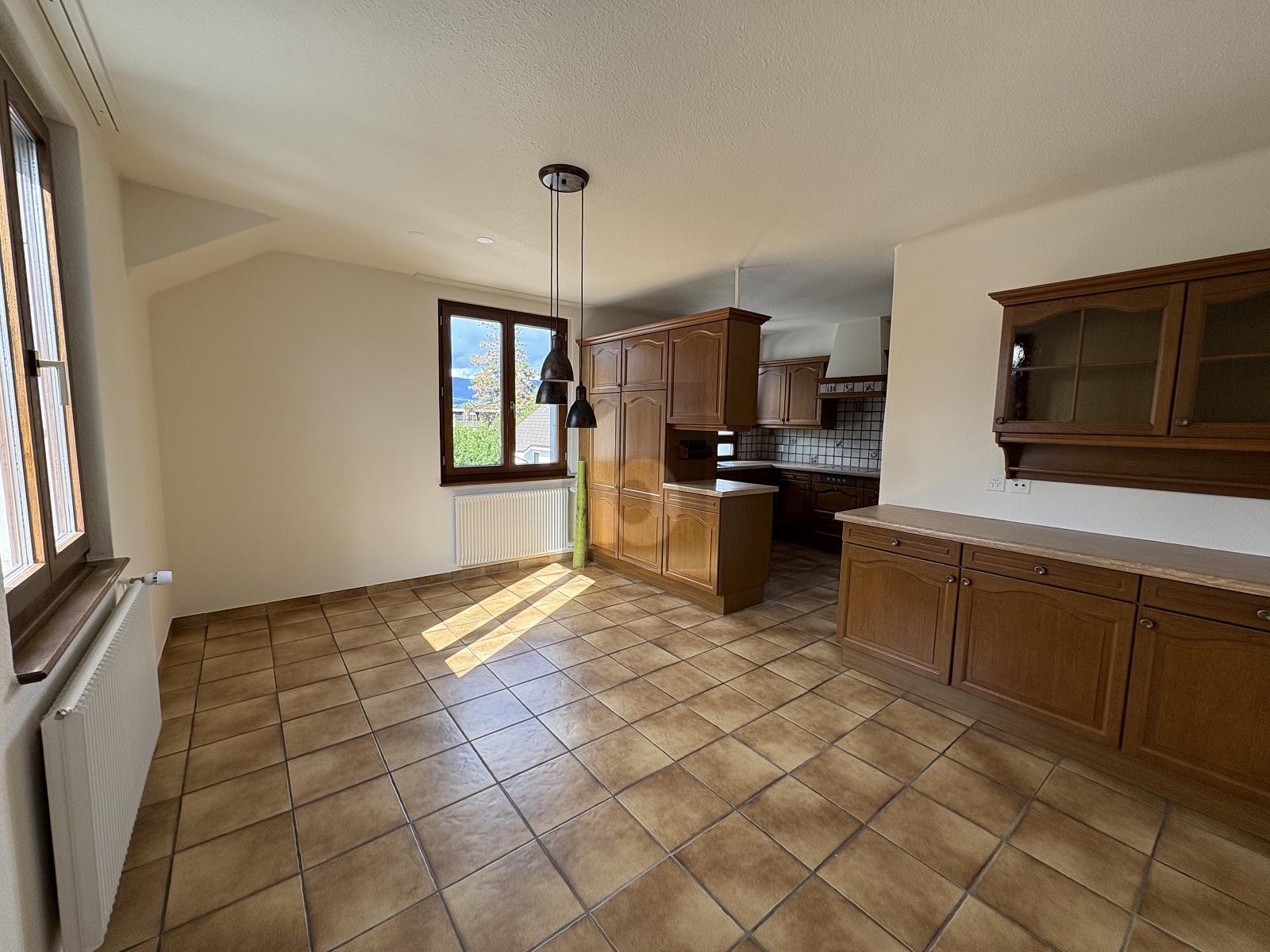 AN ZENTRALER LAGE MIT VIEL PLATZ UND WINTERGARTEN! - 2