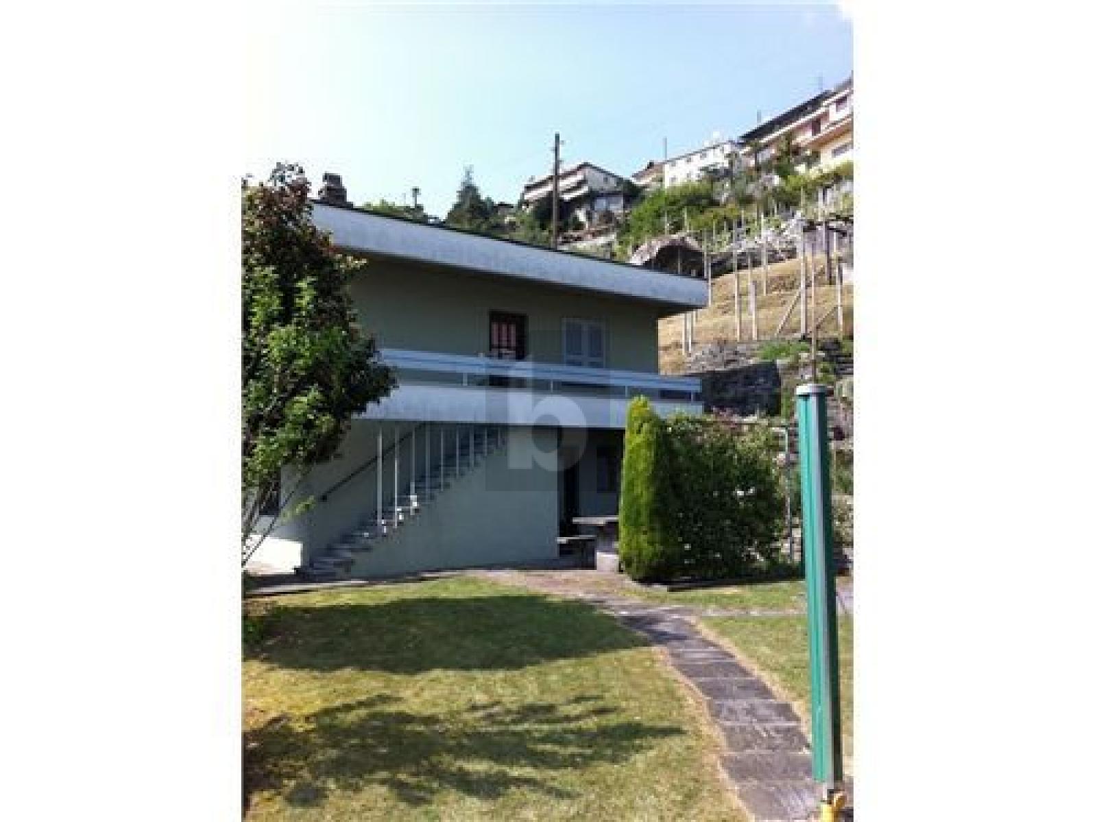 IN POSIZIONE SOLEGGIATA, CON MOLTO POTENZIALE - 0