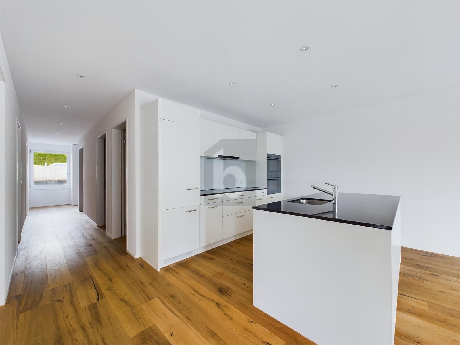 HELL, MODERN UND PRAKTISCH - 0