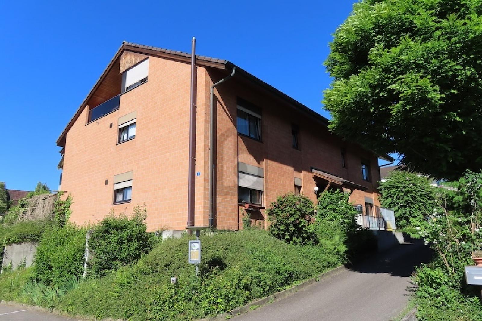ZWEISTÖCKIG UND MODERN MIT NEUEM DACH - 0